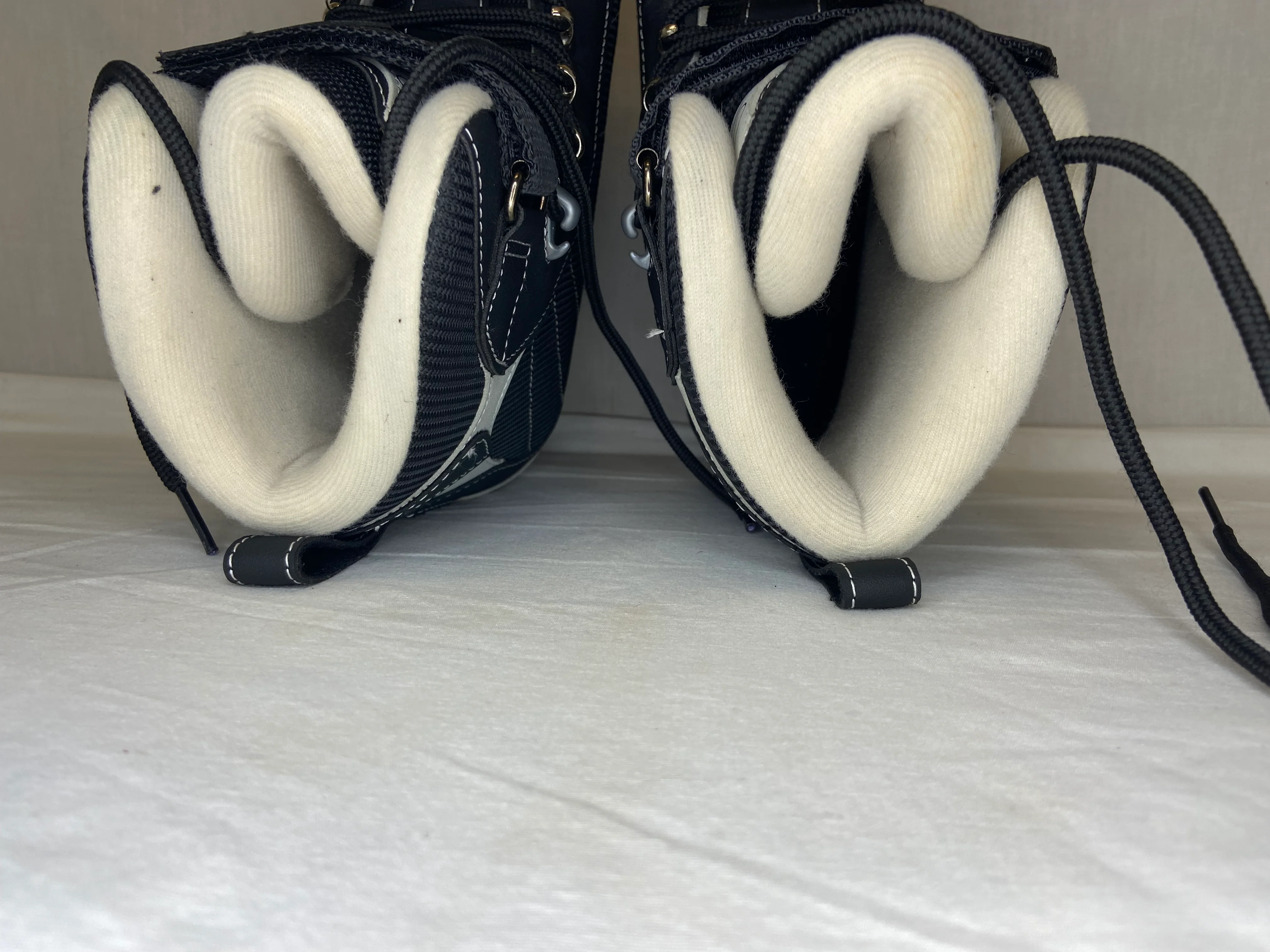 New American Cougar 558 Size 8 Pond Hockey Skates - Image 8