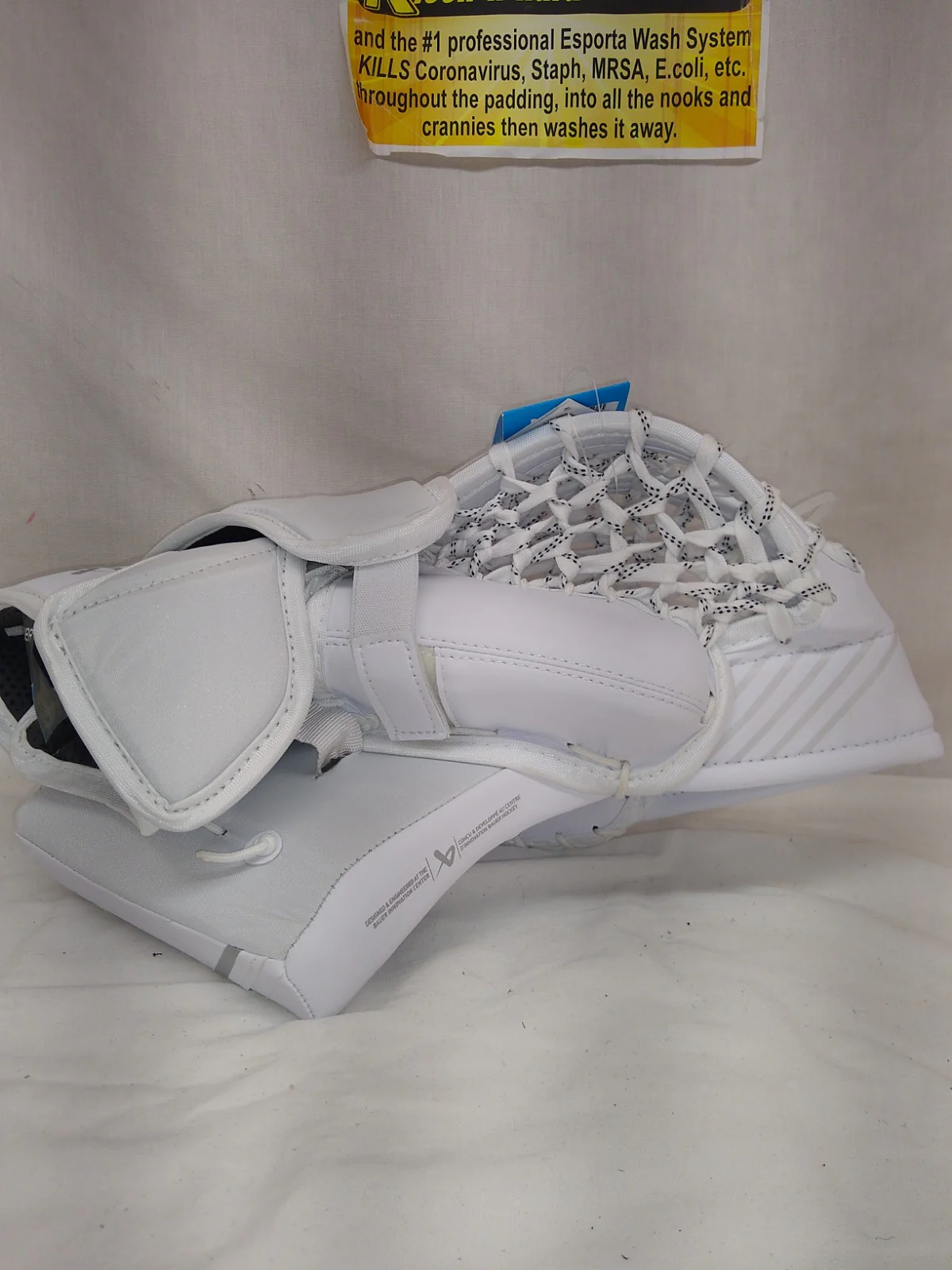 New Bauer GSX Reg (Lt Hand) Sz Int White Ice Hockey Goalie Catcher - Image 3