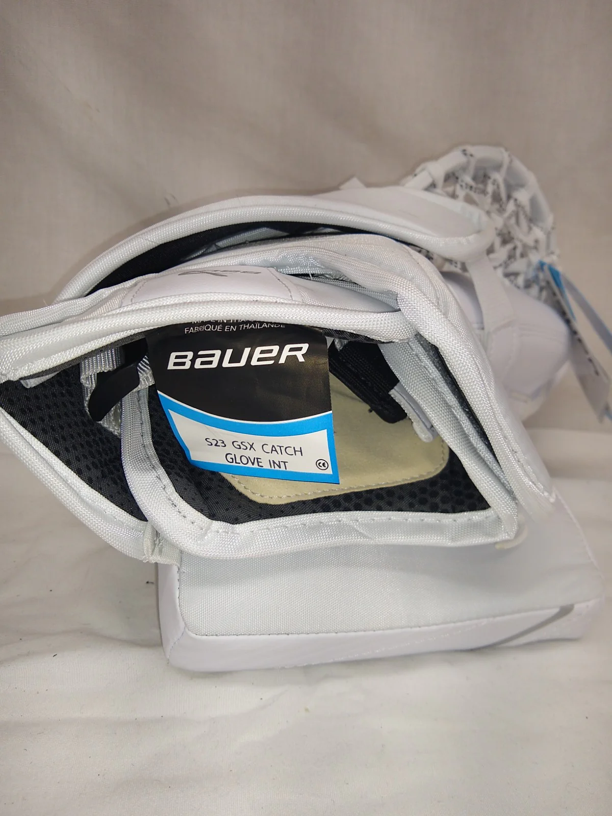 New Bauer GSX Reg (Lt Hand) Sz Int White Ice Hockey Goalie Catcher - Image 5