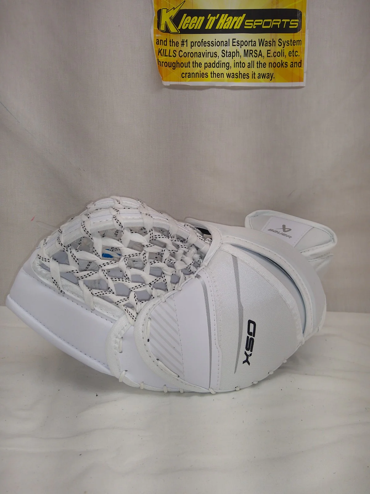New Bauer GSX Reg (Lt Hand) Sz Jr White Ice Hockey Goalie Catcher - Image 2