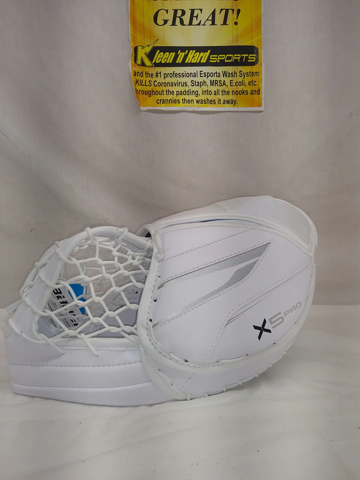 New Bauer Vapor X5 Pro Reg (Lt Hand) Sz Int White Hockey Goalie Goalie Catcher - Image 2