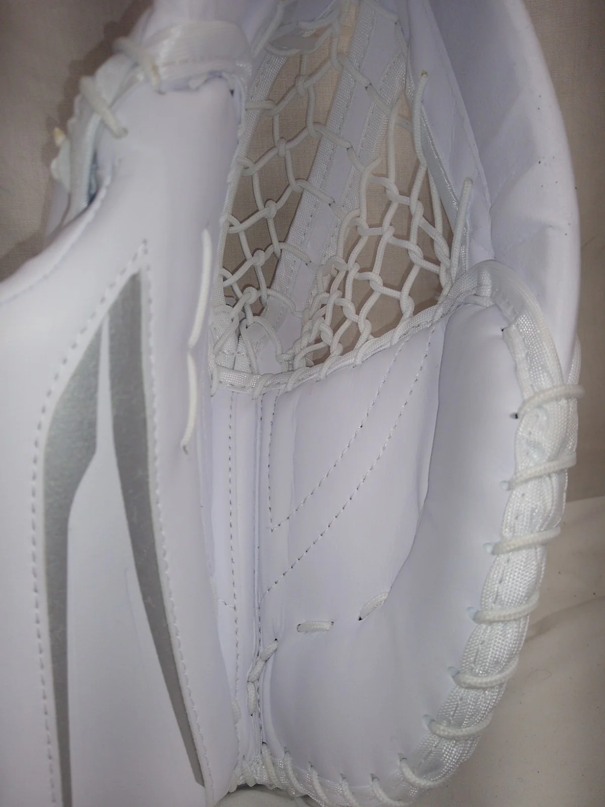 New Bauer Vapor X5 Pro Reg (Lt Hand) Sz Int White Hockey Goalie Goalie Catcher - Image 4