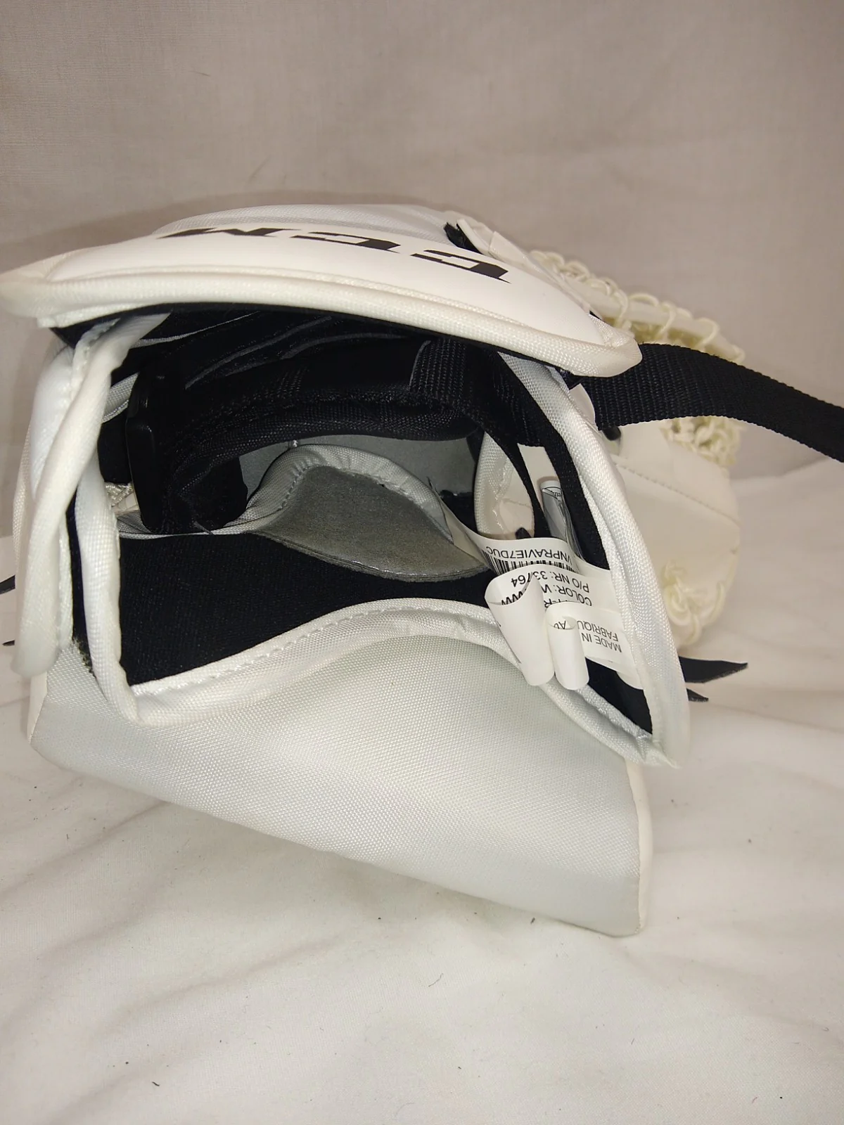 New CCM EFLEX 5.5 Reg (Lt Hand) Sz Yth White Ice Hockey Goalie Catcher - Image 5