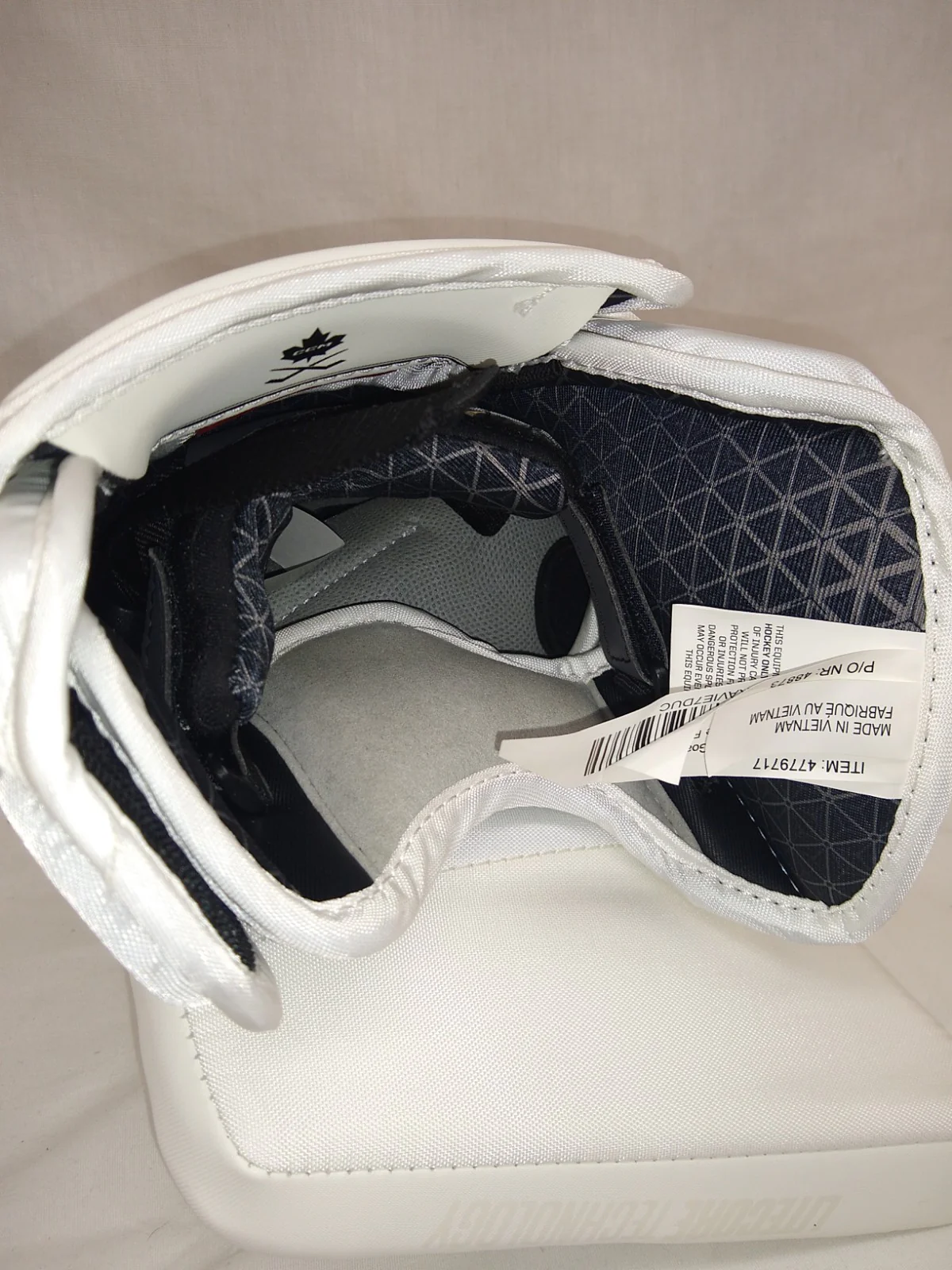 New CCM EFLEX 6.9 Reg (Lt Hand) Sz Sr White Ice Hockey Goalie Catcher - Image 5