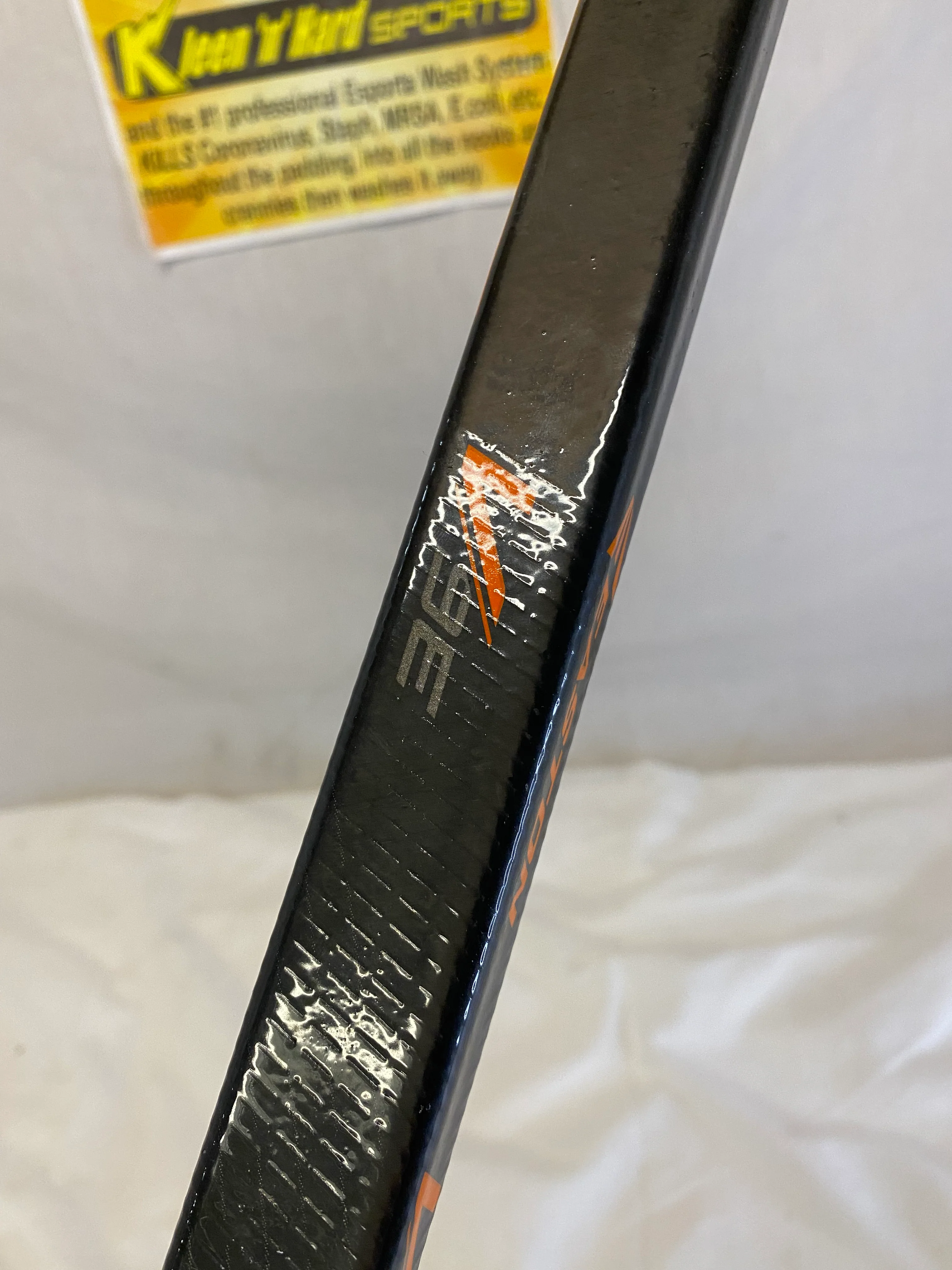 New Easton V9E Grip Int. Stick Flex 60 Left E36 Ice Hockey Stick - 1 Piece - Image 7