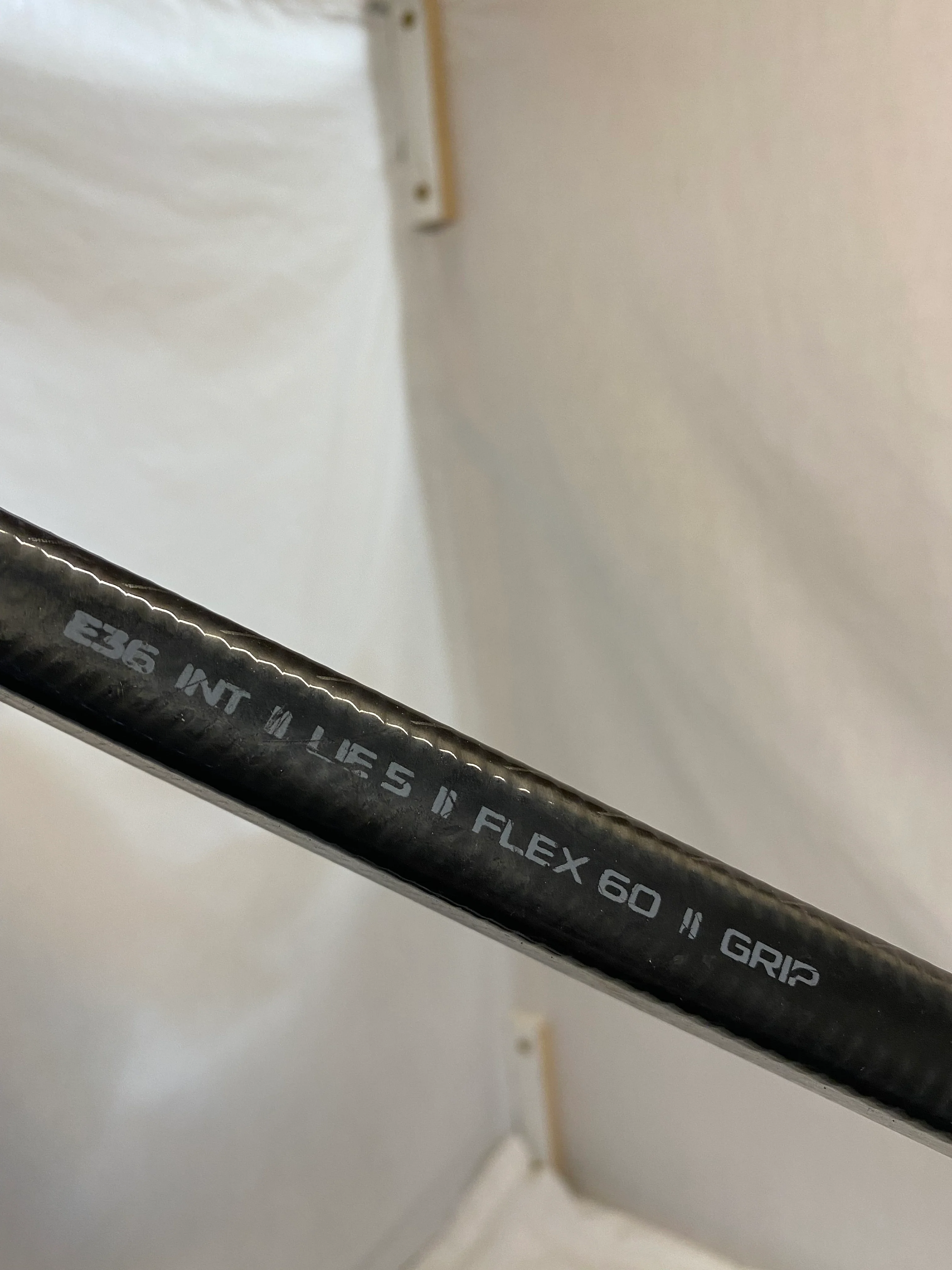 New Easton V9E Grip Int. Stick Flex 60 Left E36 Ice Hockey Stick - 1 Piece - Image 8