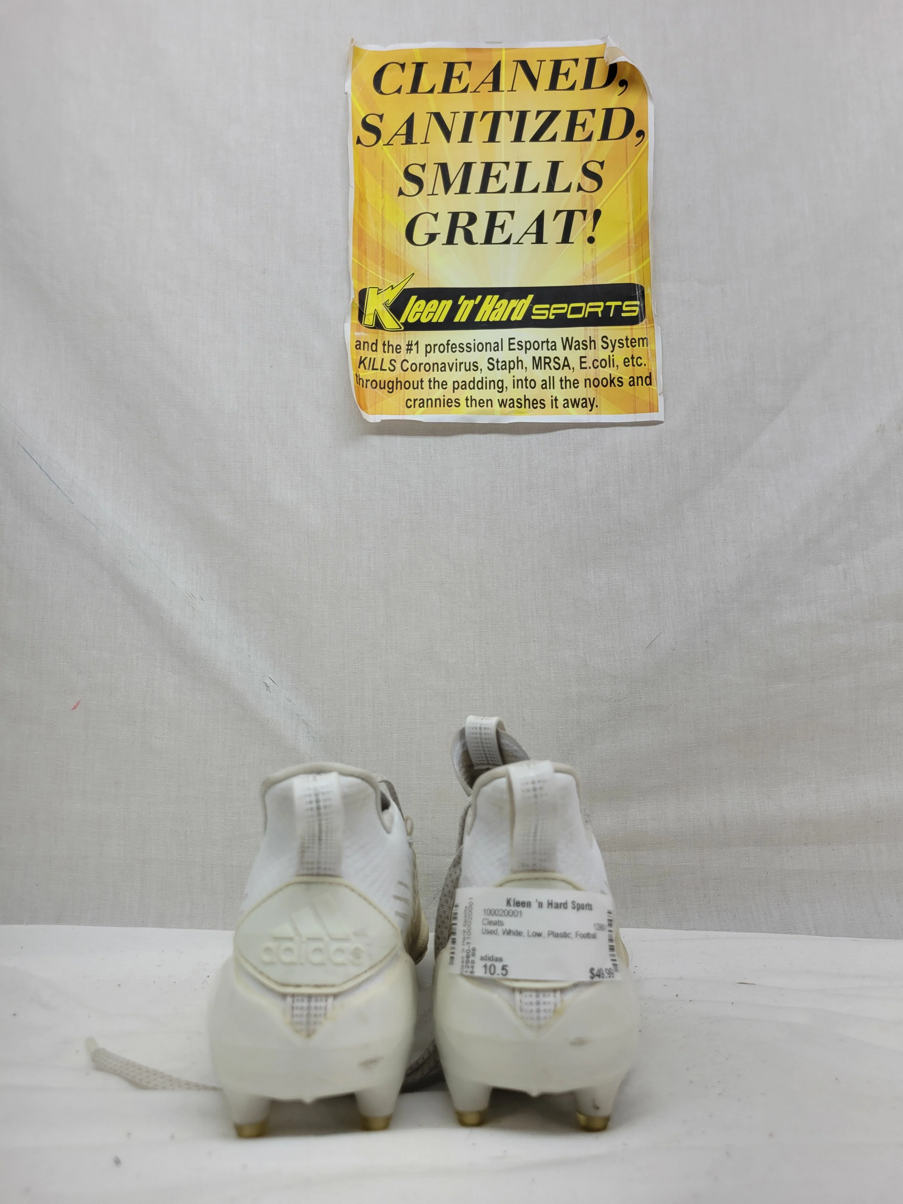 Used adidas White Size 10.5 Low Plastic Football Cleats - Image 3