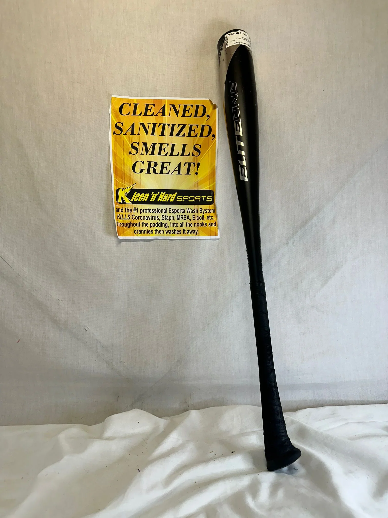 Used Axe Elite ONe Bat Length-Wgt 30" - 22 oz. (-8) Alloy USA Black/Silver Bat - Image 2