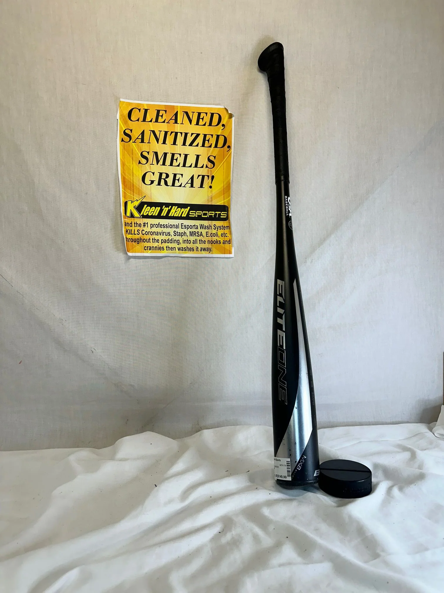 Used Axe Elite ONe Bat Length-Wgt 30" - 22 oz. (-8) Alloy USA Black/Silver Bat - Image 3