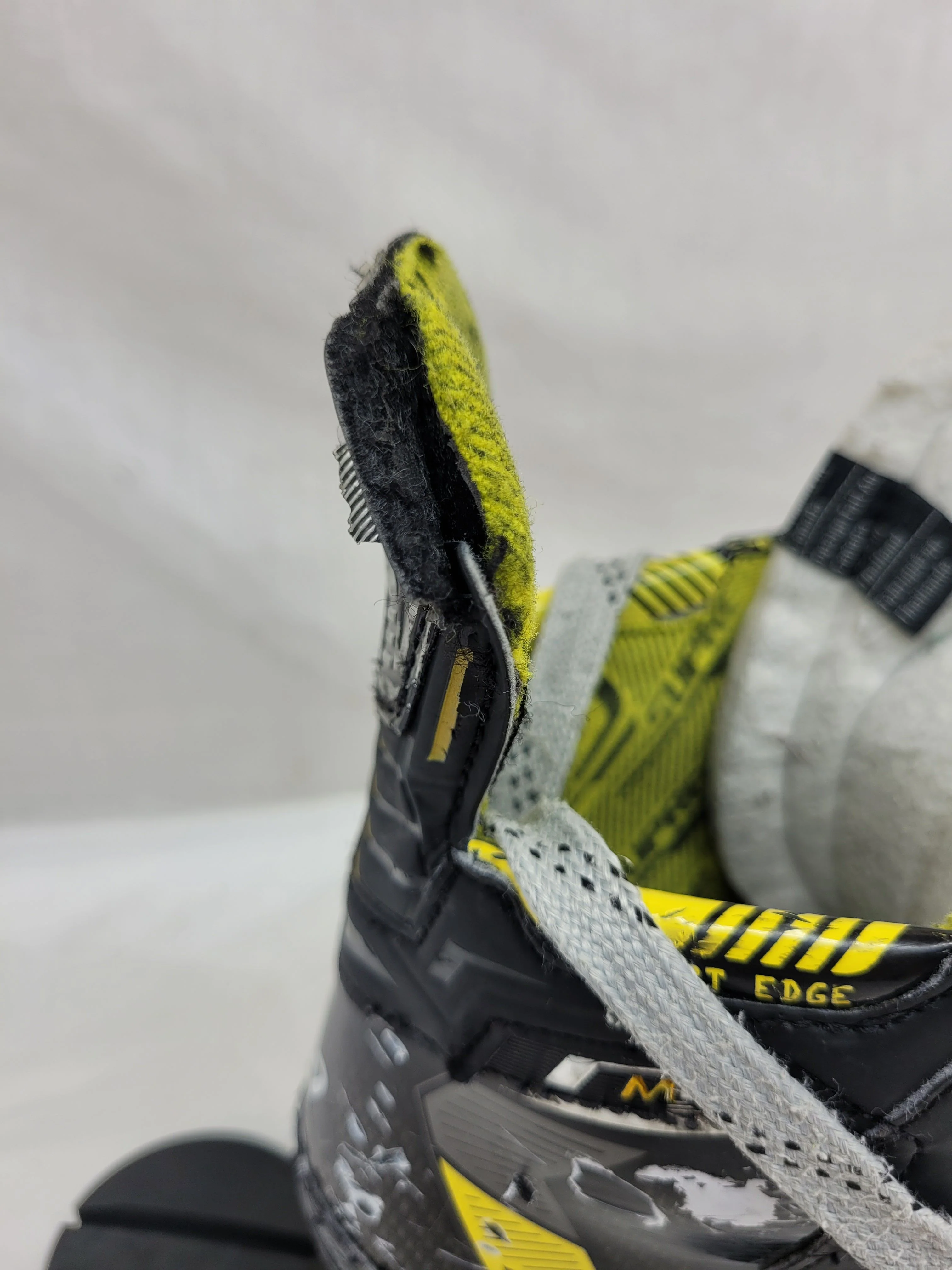Used Bauer Supreme M4 Size 2.5 D Ice Hockey Skates - Image 8