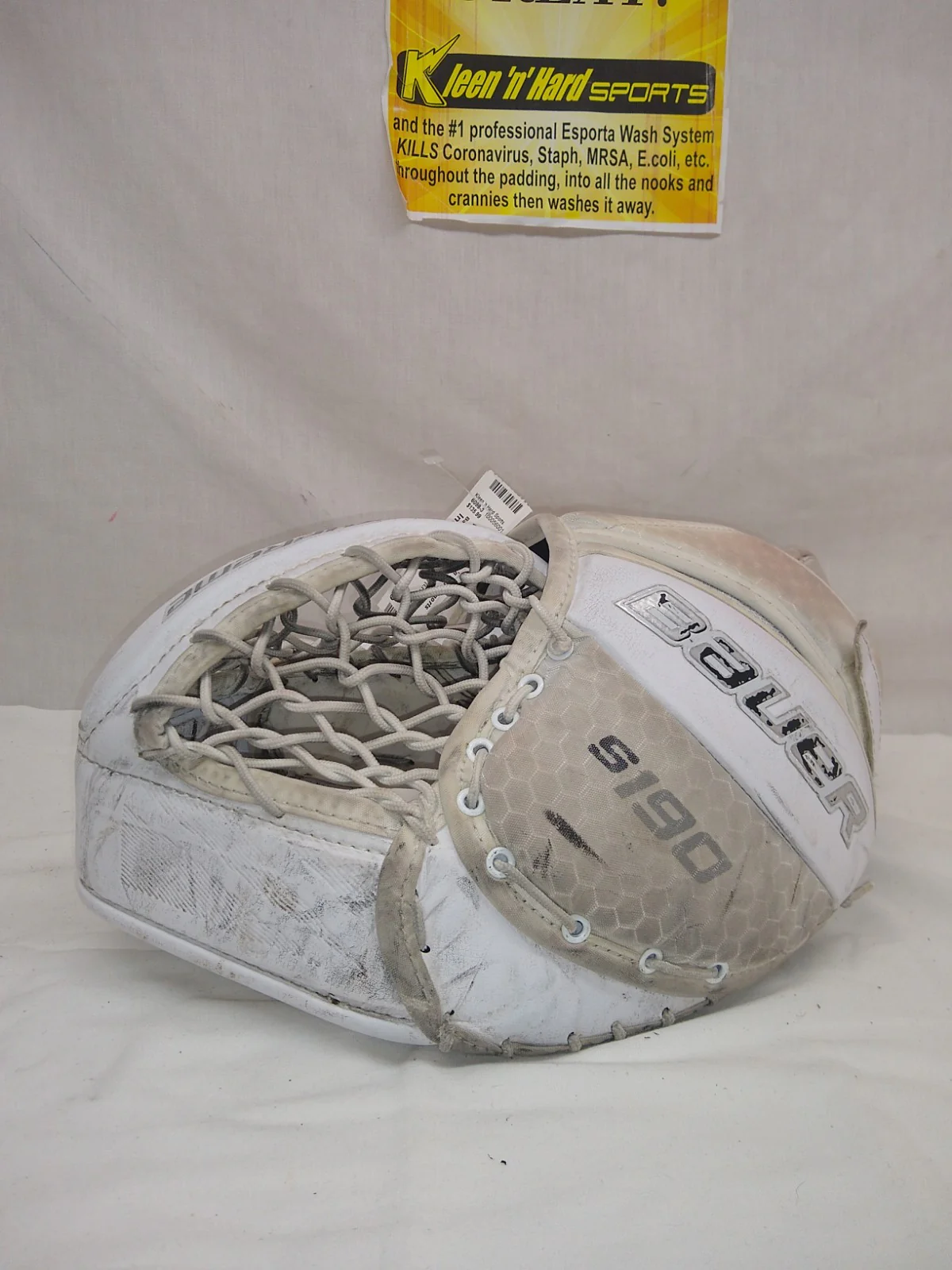 Used Bauer Supreme S190 Reg (Lt Hand) Sz Int White Hockey Goalie Goalie Catcher - Image 2