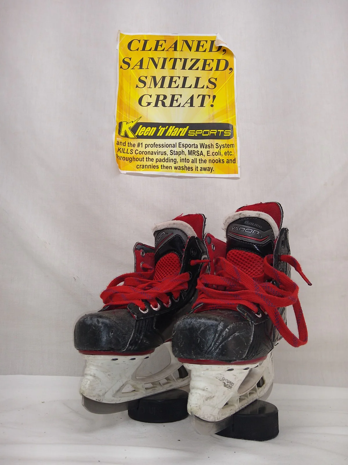 Used Bauer Vapor X500 Size 1 D Ice Hockey Skates - Image 4