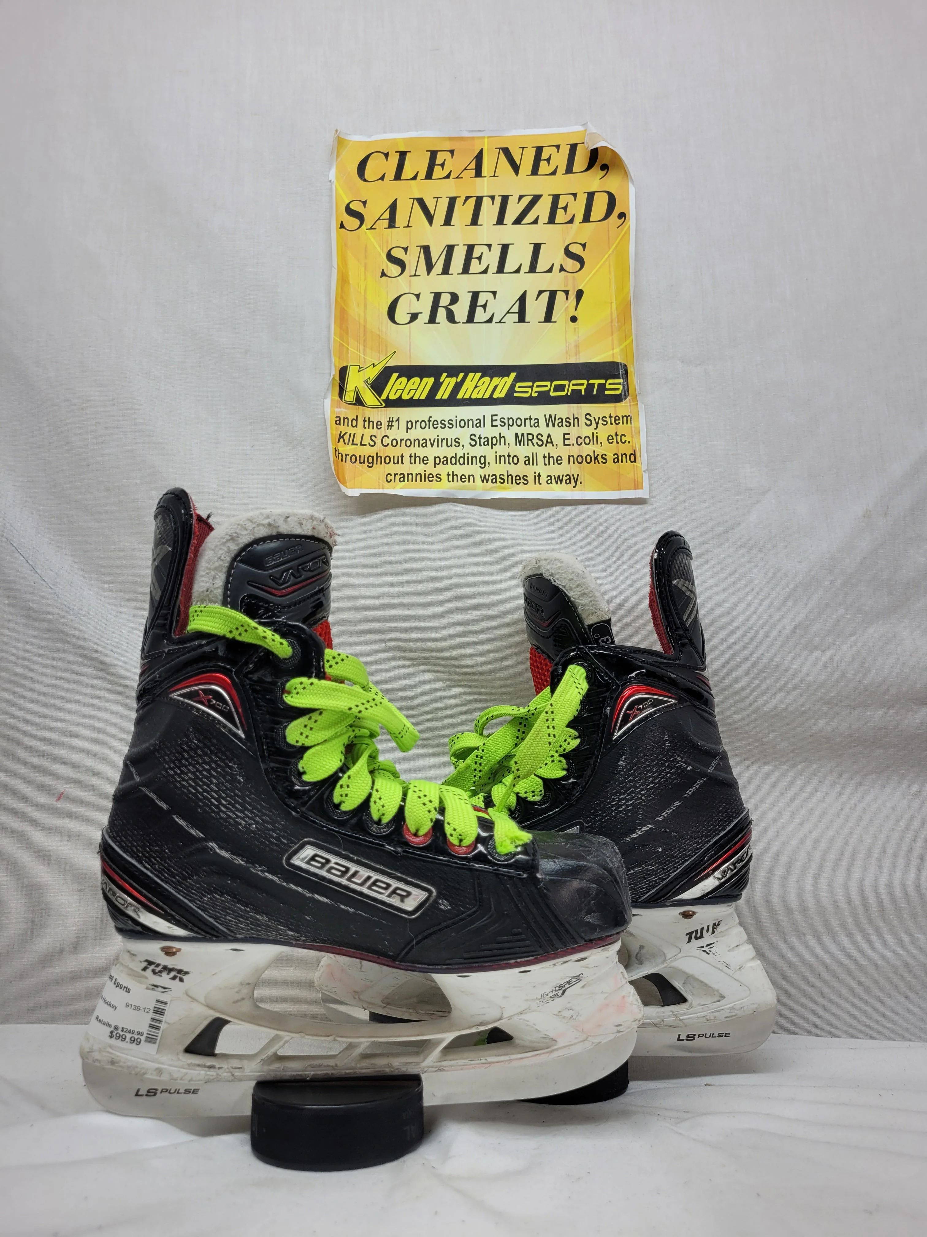 Used Bauer Vapor X700 Size 3 D Ice Hockey Skates
