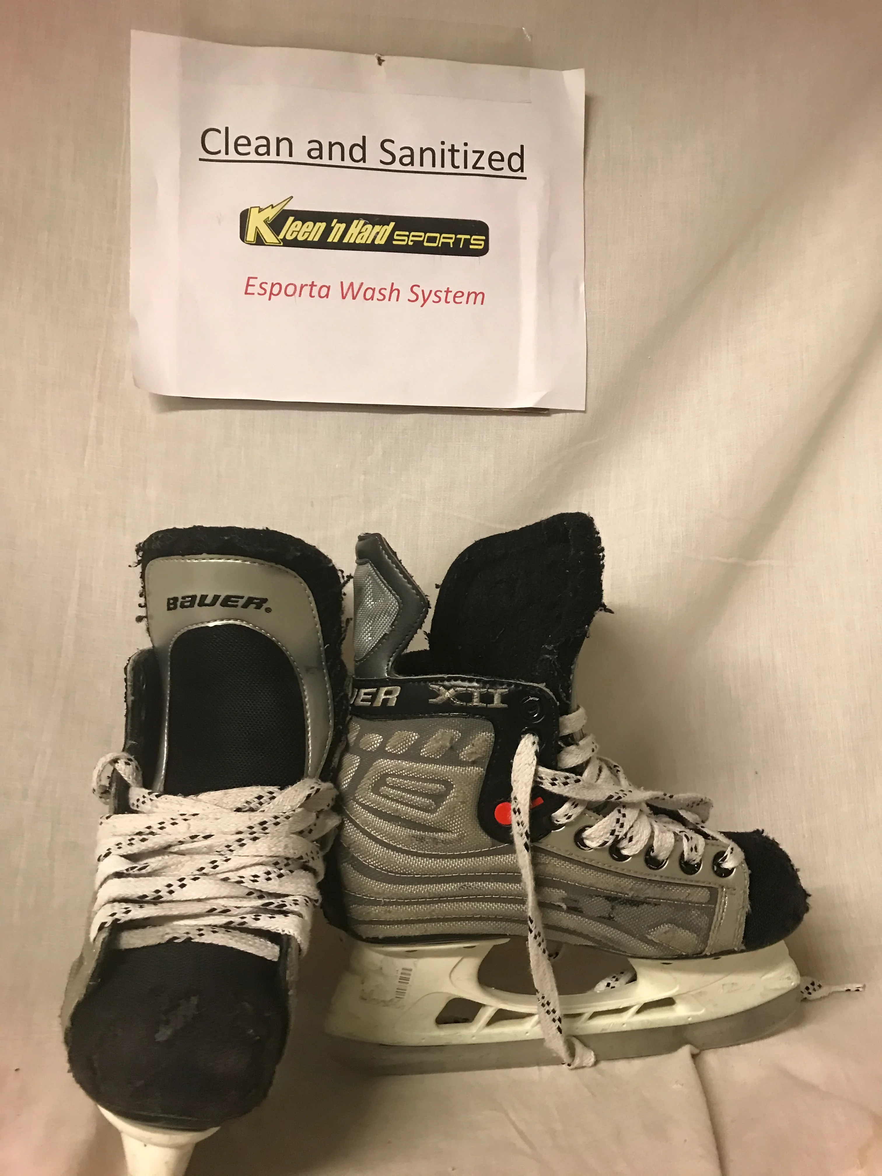 Used Bauer Vapor XIX Size 4 D Ice Hockey Skates - Image 3