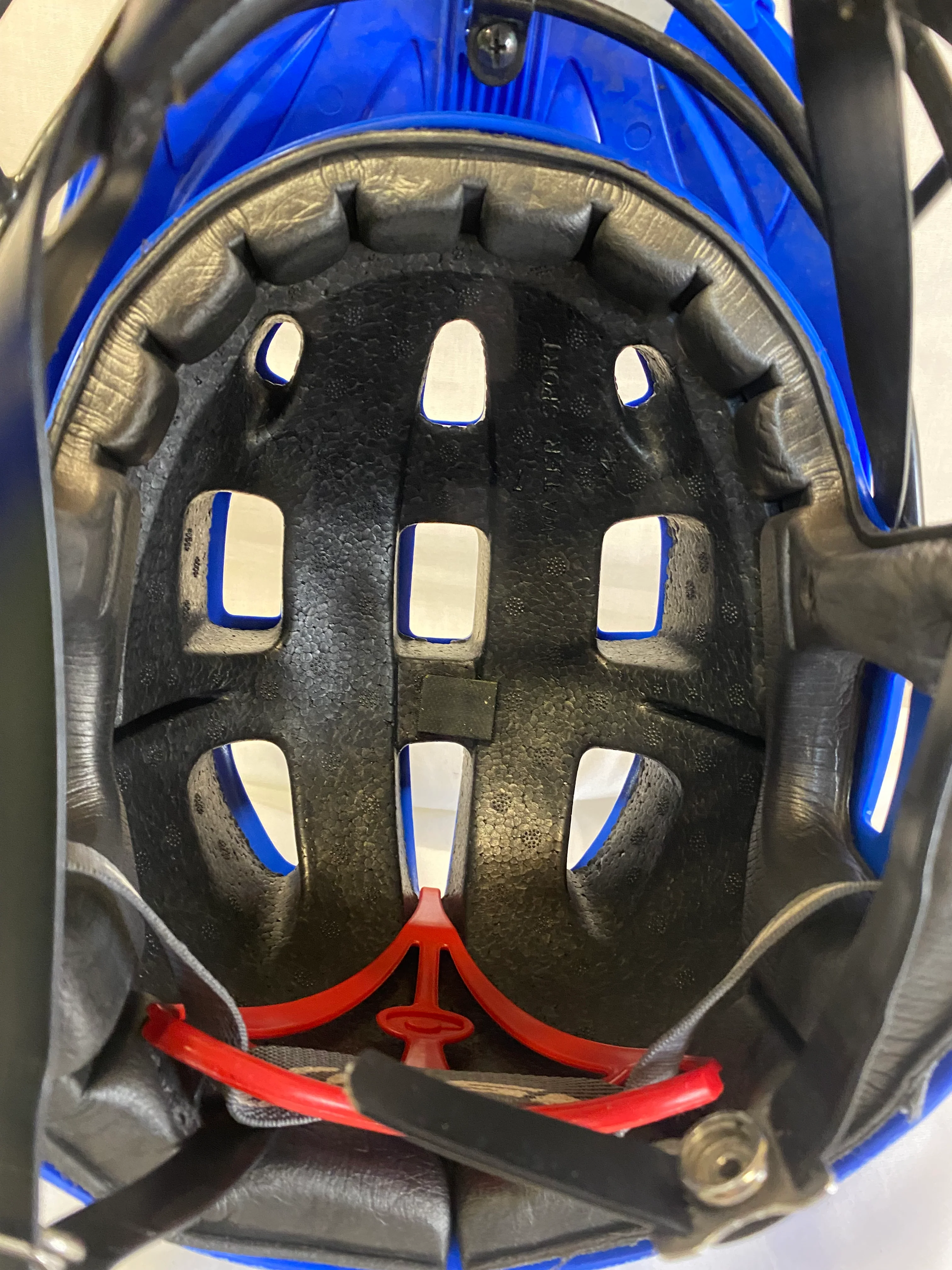 Used Cascade Size S Royal Blue Lacrosse Mens Helmet - Image 5