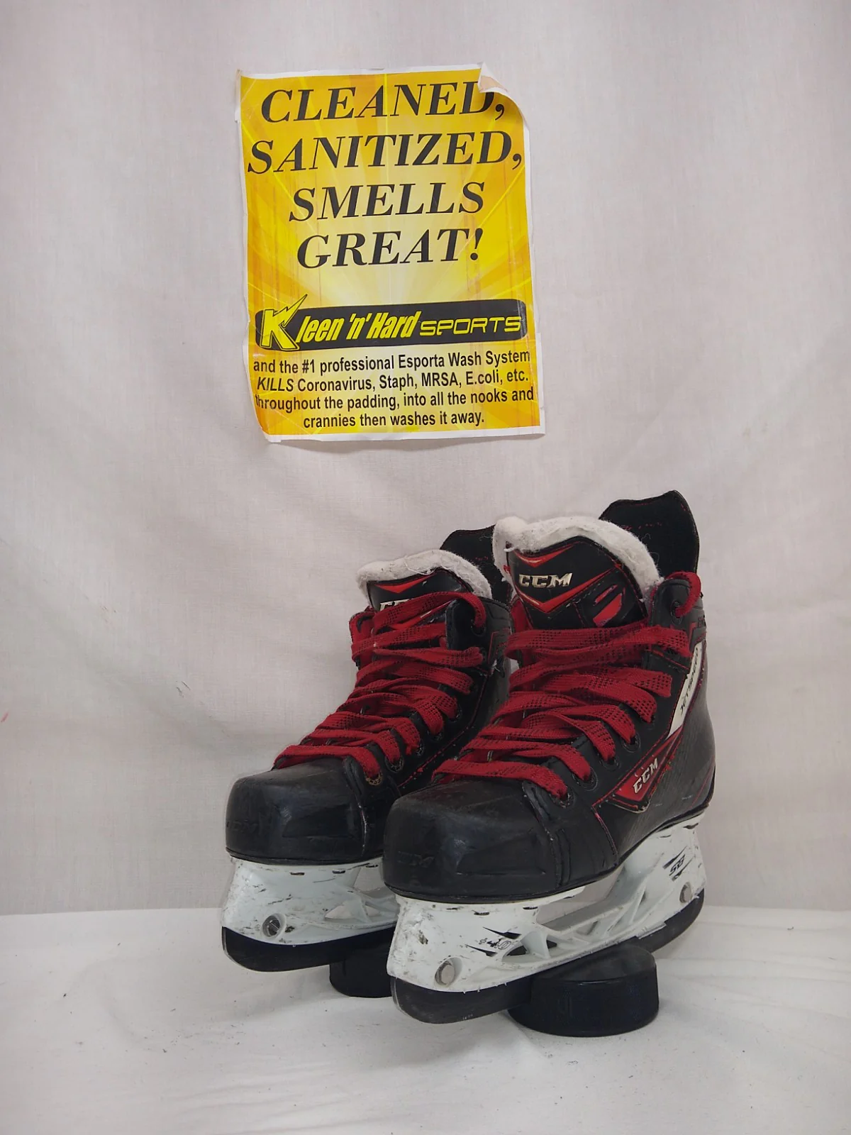 Used CCM JetSpeed 271 Size 1.5 D Ice Hockey Skates - Image 4