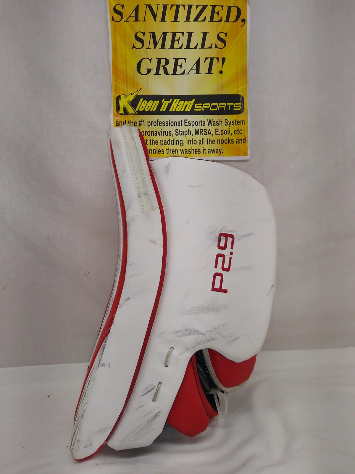 Used CCM P2.9 Size Int Reg (Rt Hand) Red-White Ice Hockey Goalie Blocker - Image 3