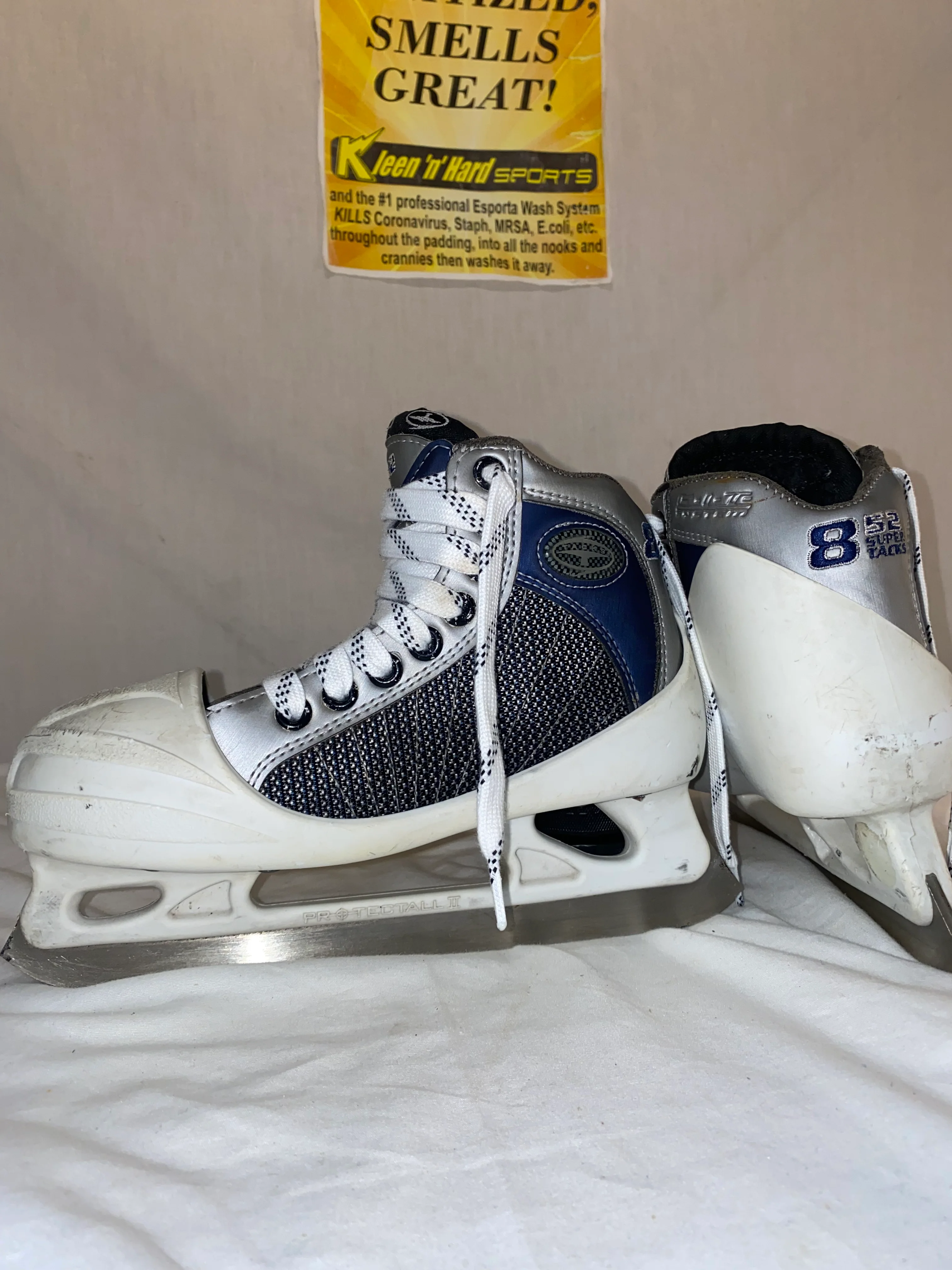 Used CCM Super Tacks 852 Size 1 D Ice Hockey Goalie Skates - Image 6