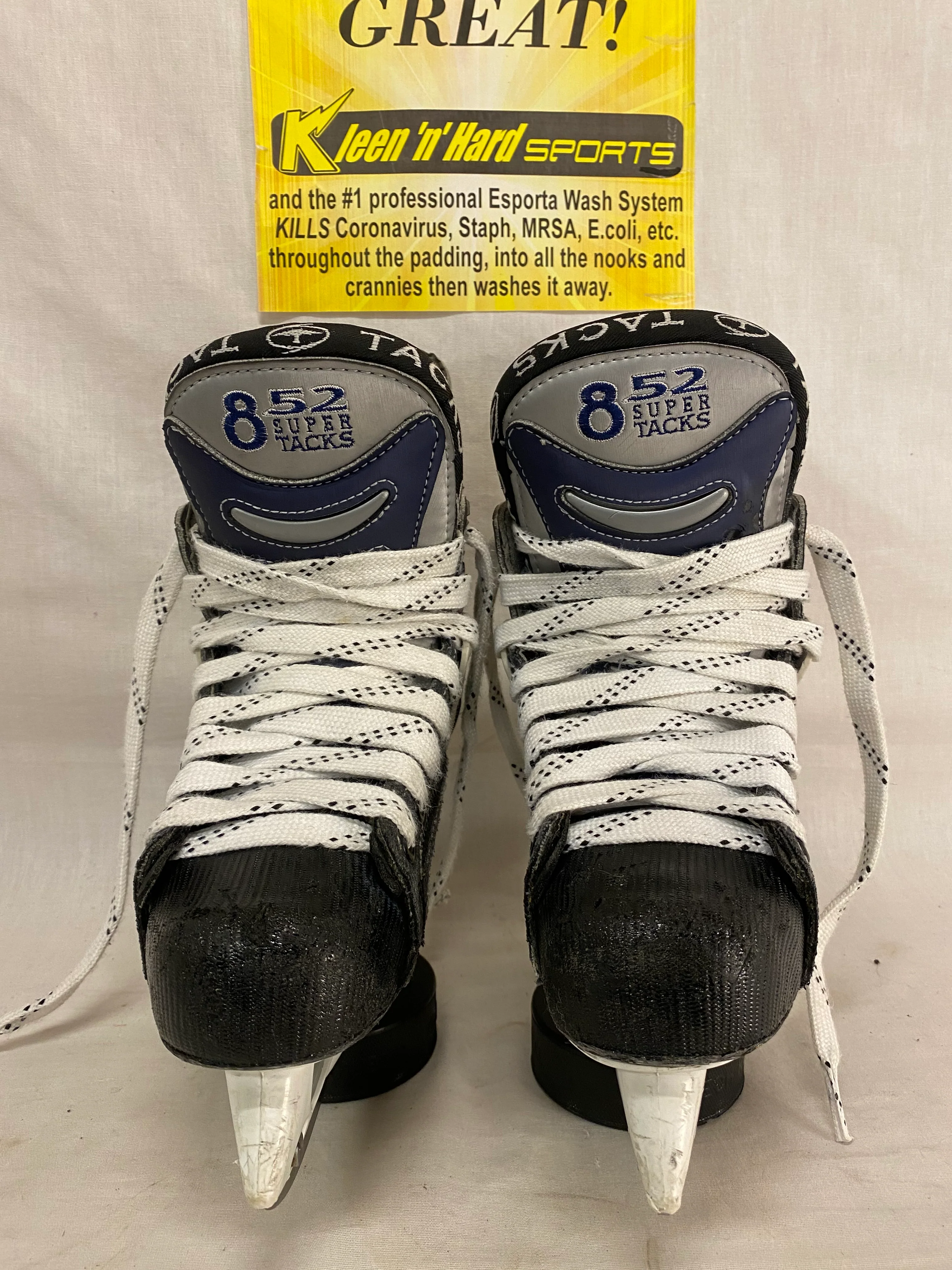 Used CCM Super Tacks 852 Size 2.5 D Ice Hockey Skates - Image 2