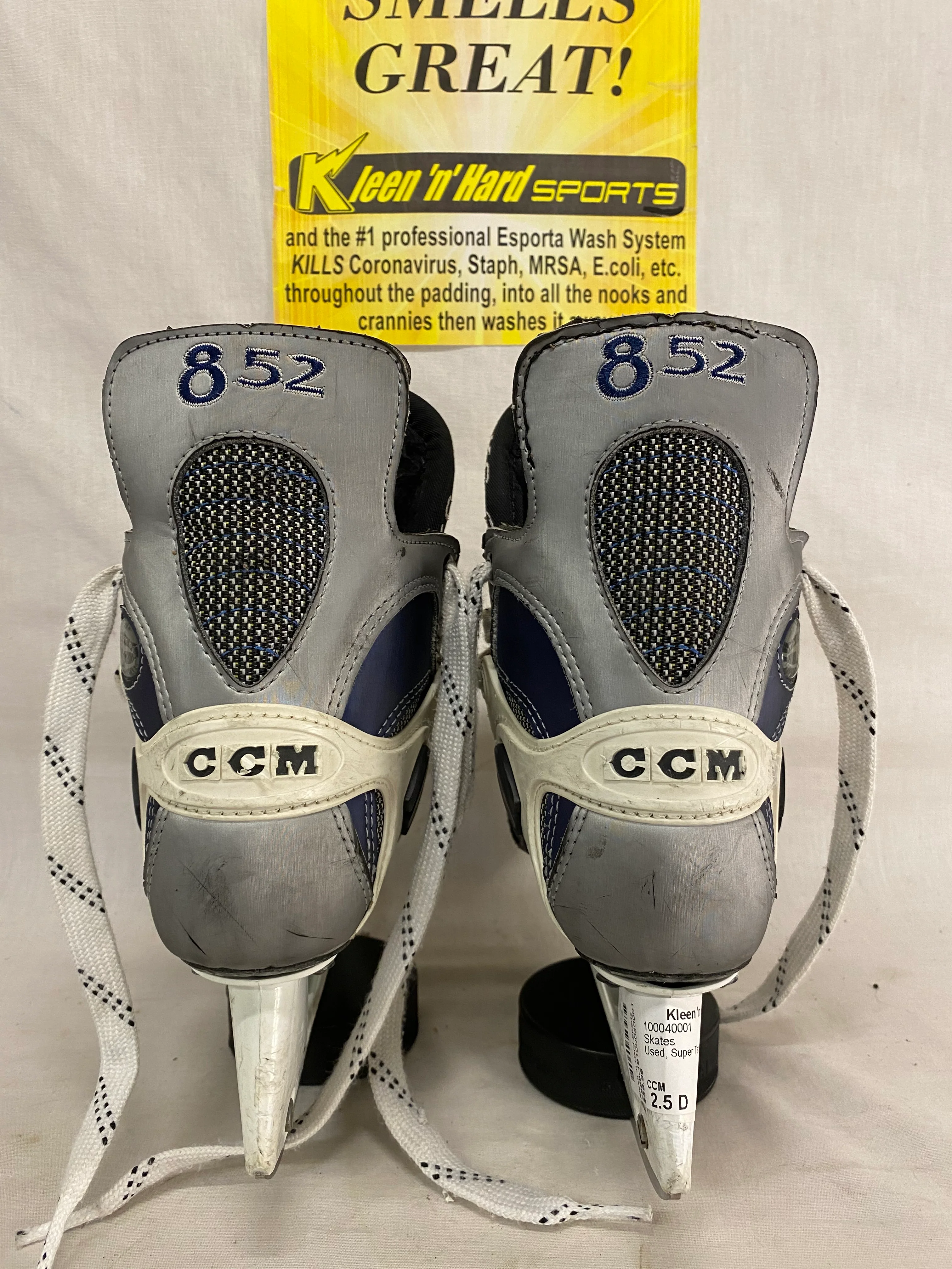 Used CCM Super Tacks 852 Size 2.5 D Ice Hockey Skates - Image 4