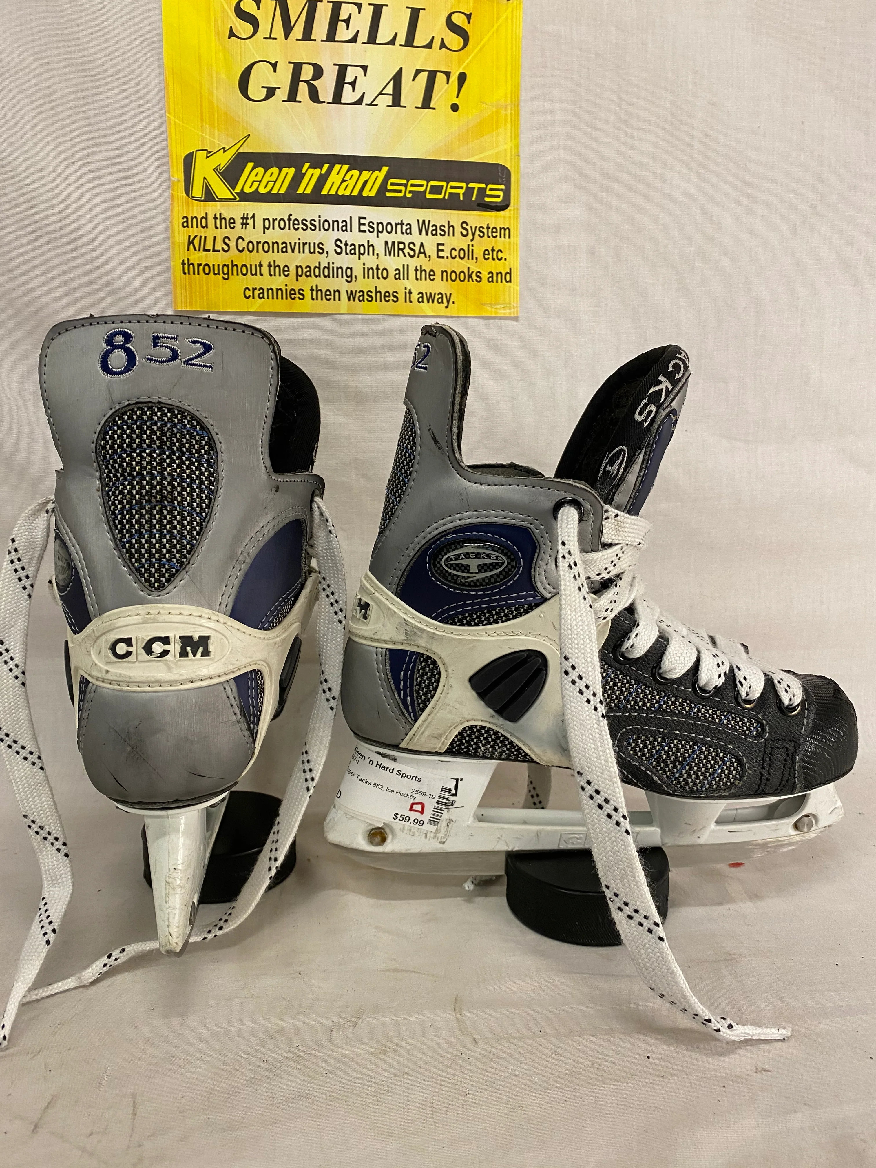 Used CCM Super Tacks 852 Size 2.5 D Ice Hockey Skates - Image 5
