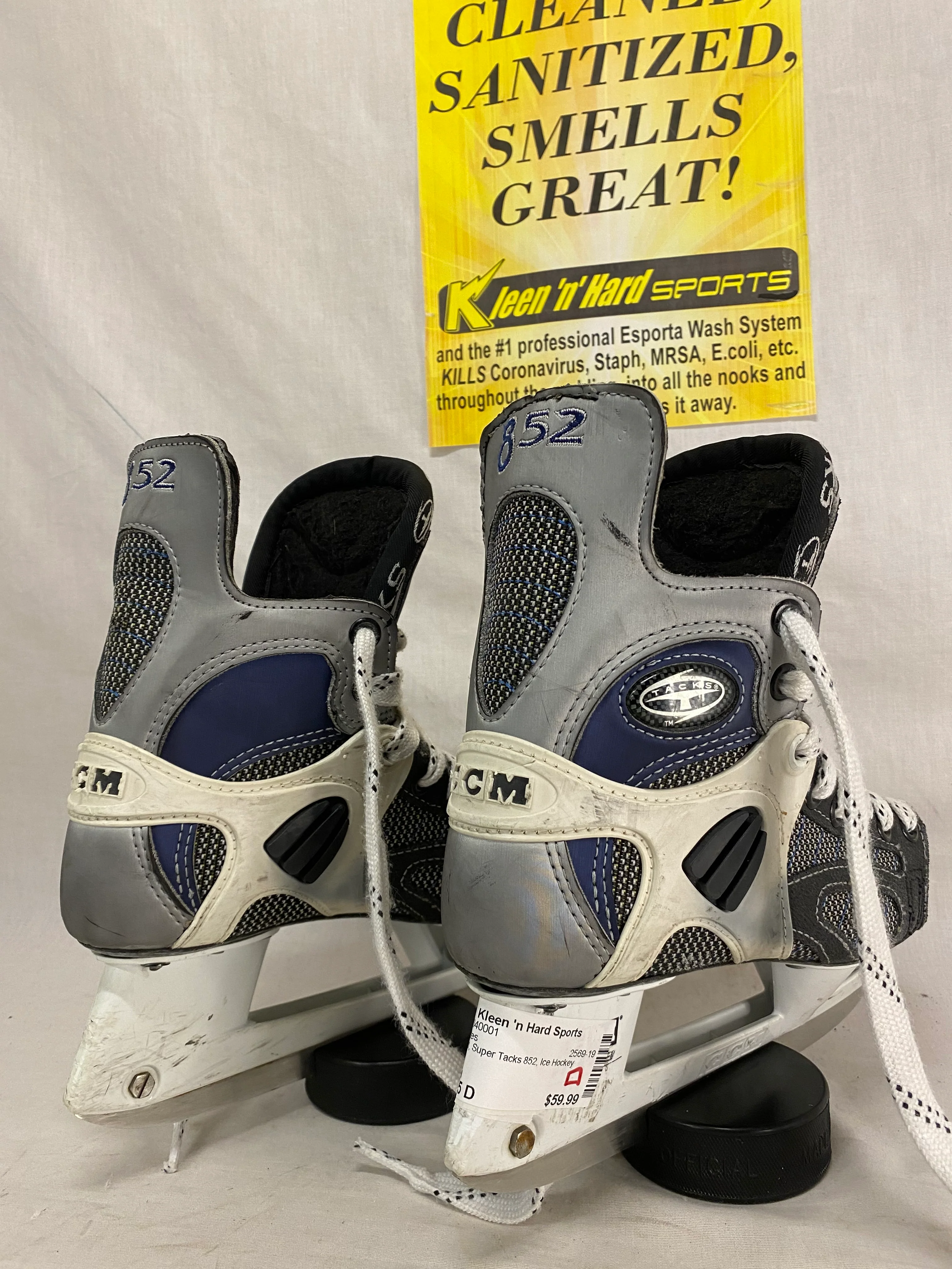 Used CCM Super Tacks 852 Size 2.5 D Ice Hockey Skates - Image 7