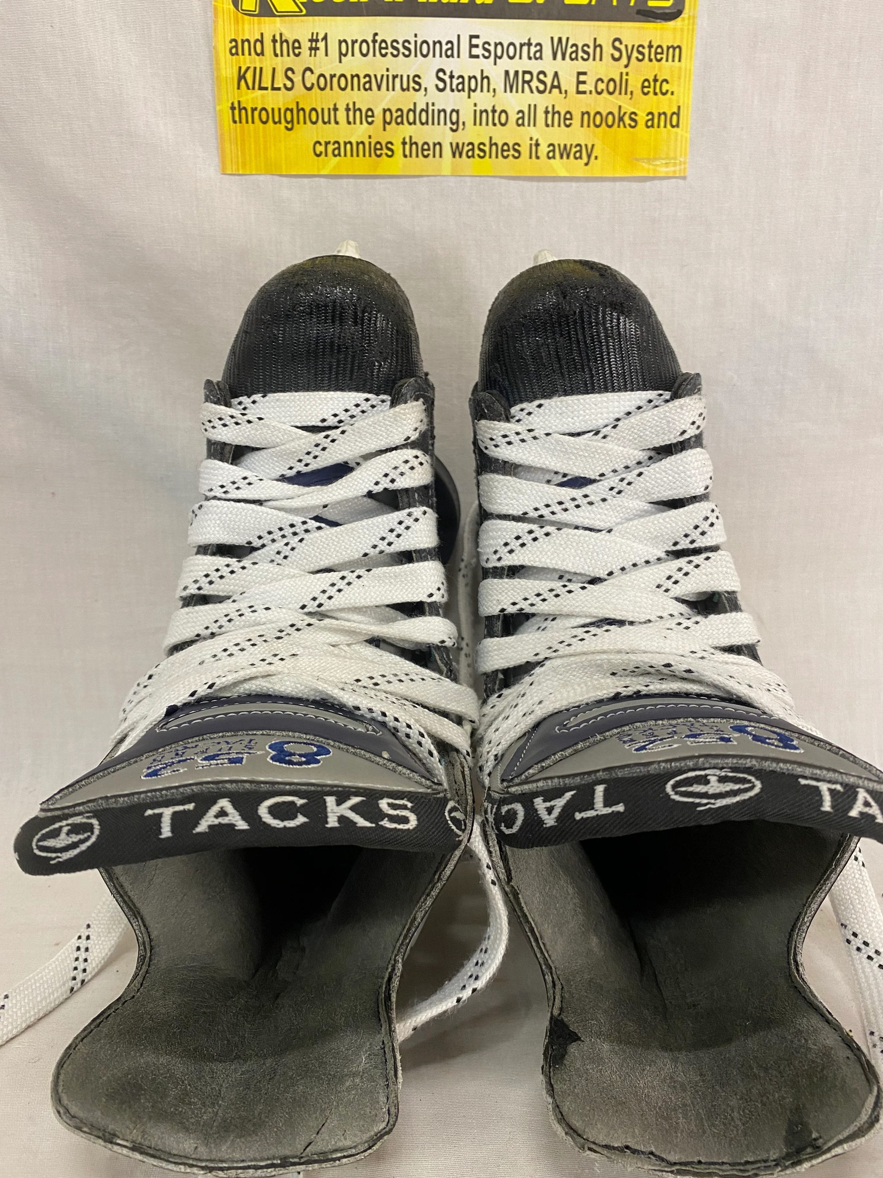 Used CCM Super Tacks 852 Size 2.5 D Ice Hockey Skates - Image 8