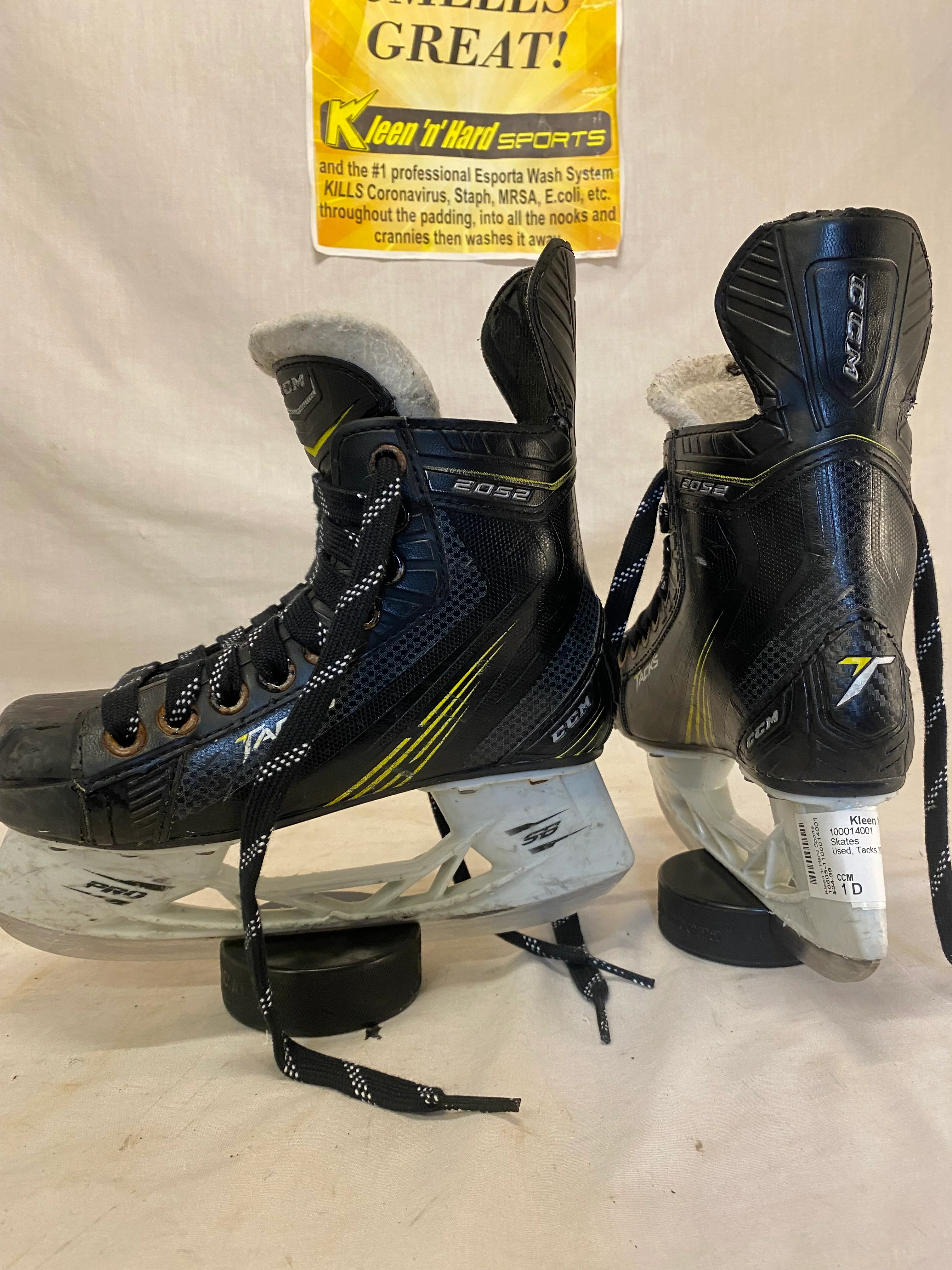 Used CCM Tacks 2052 Size 1 D Ice Hockey Skates - Image 6
