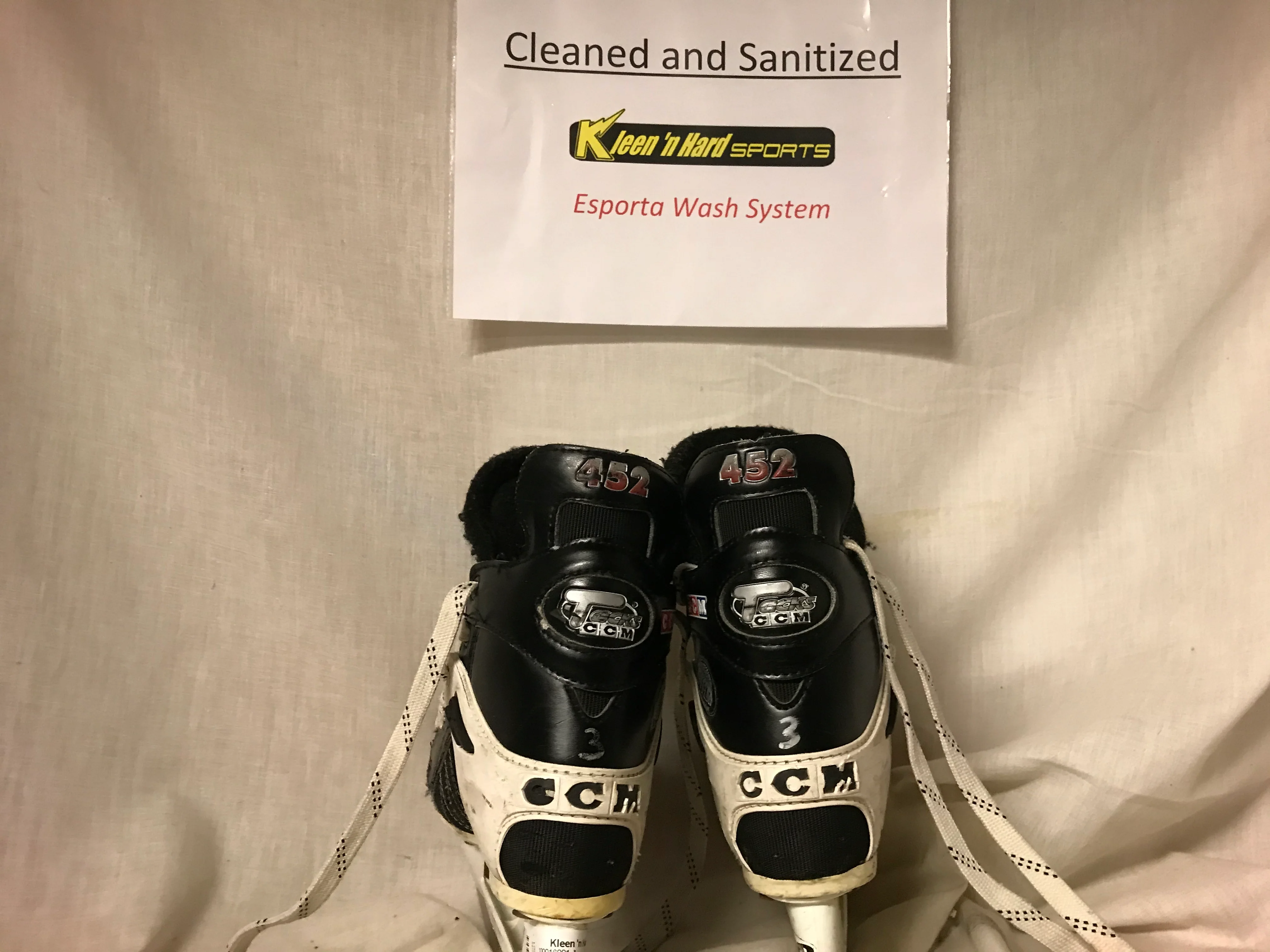 Used CCM Tacks 452 Size 3 D Hockey Skates - Image 4