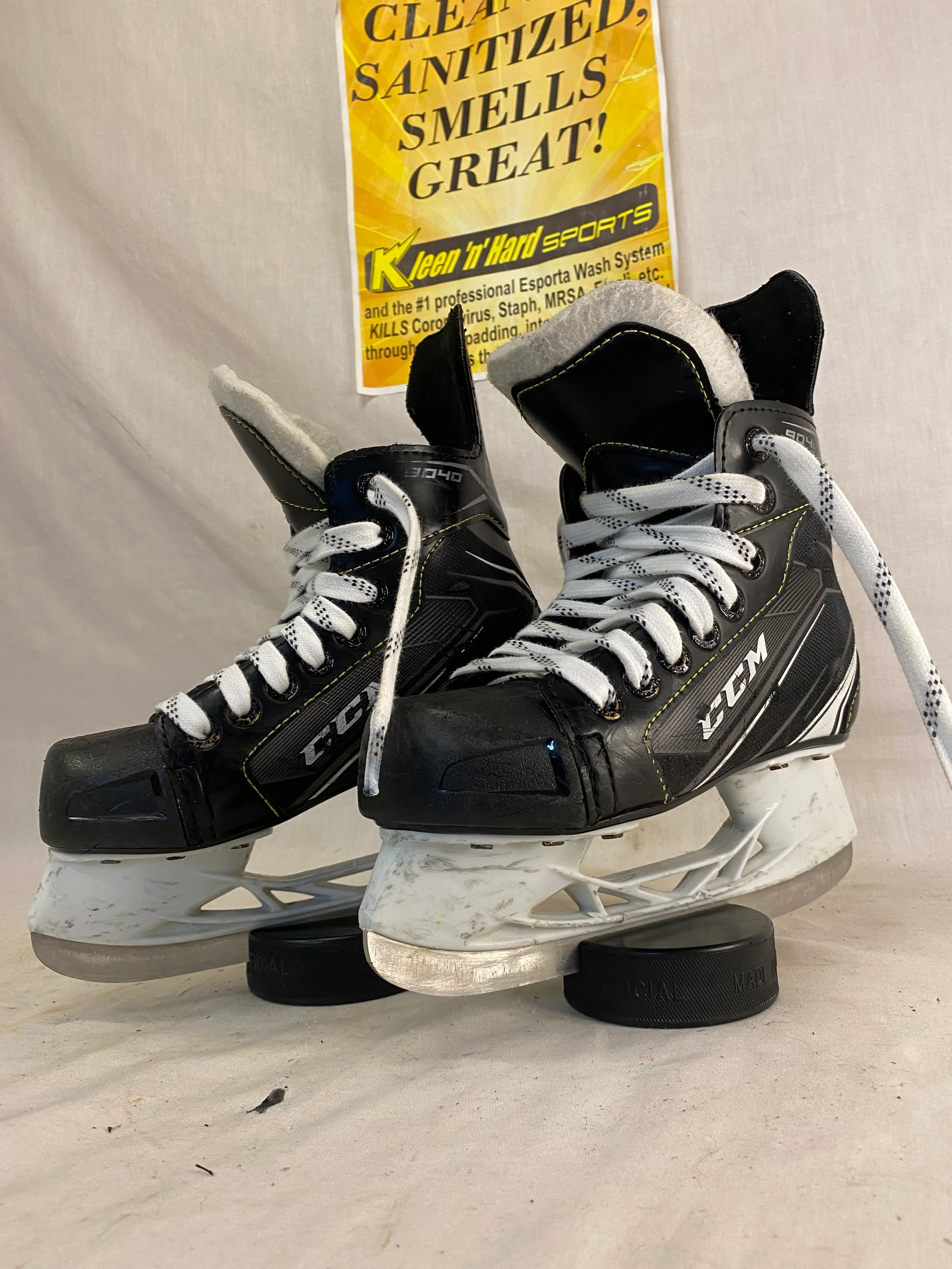 Used CCM Tacks 9040 Size Yth 13 D Ice Hockey Skates - Image 7