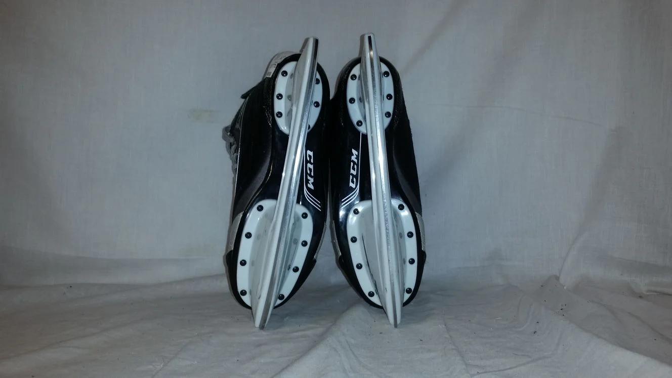 Used CCM U+ 04 Size 8 D Ice Hockey Skates - Image 3