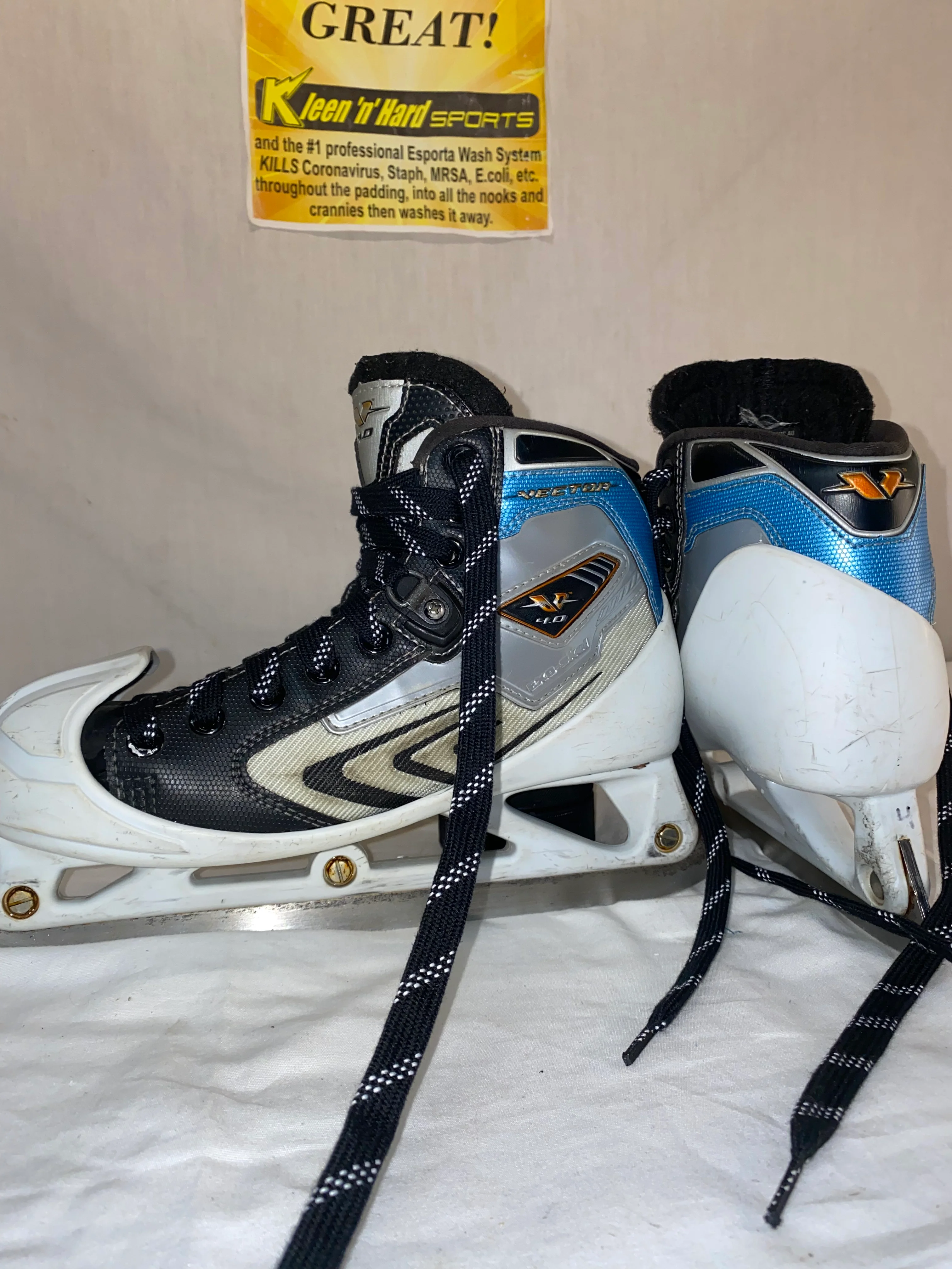 Used CCM Vector 4.0 Size 4 D Ice Hockey Goalie Skates - Image 6