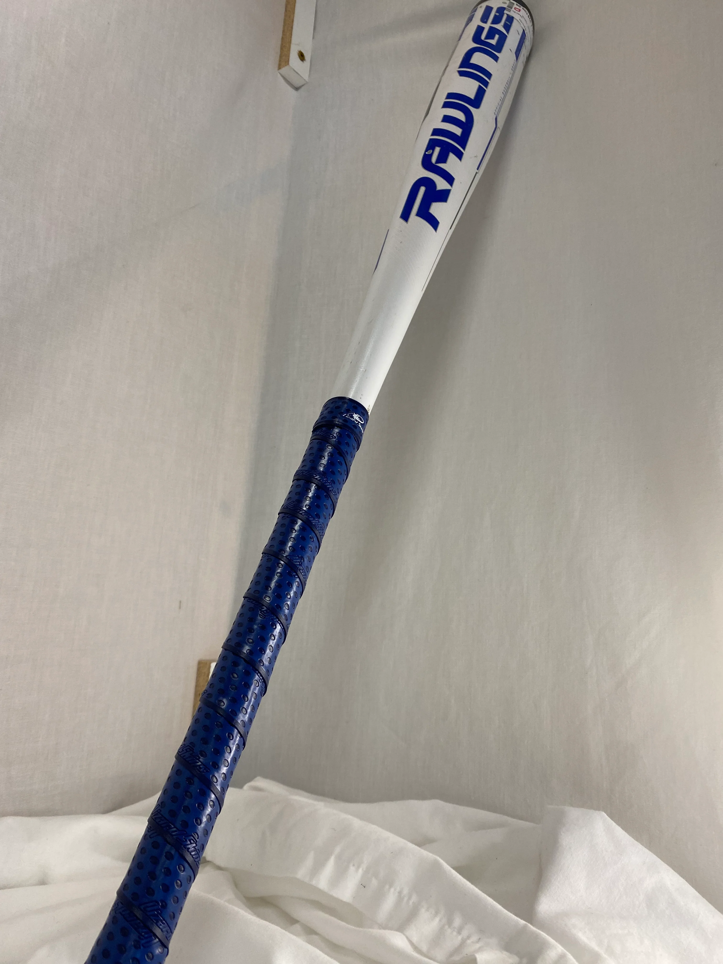 Used Rawlings Velo BB8V3 White L - W 33" - 30 oz. (-3) Hybrid BBCOR Baseball Bat - Image 4