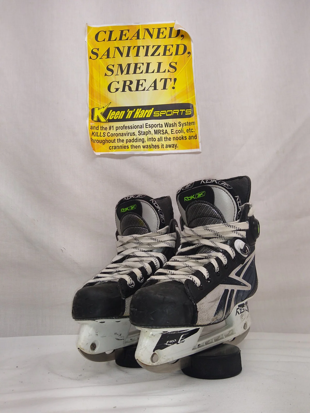 Used RBK 5K Size 1.5 D Hockey Skates - Image 4
