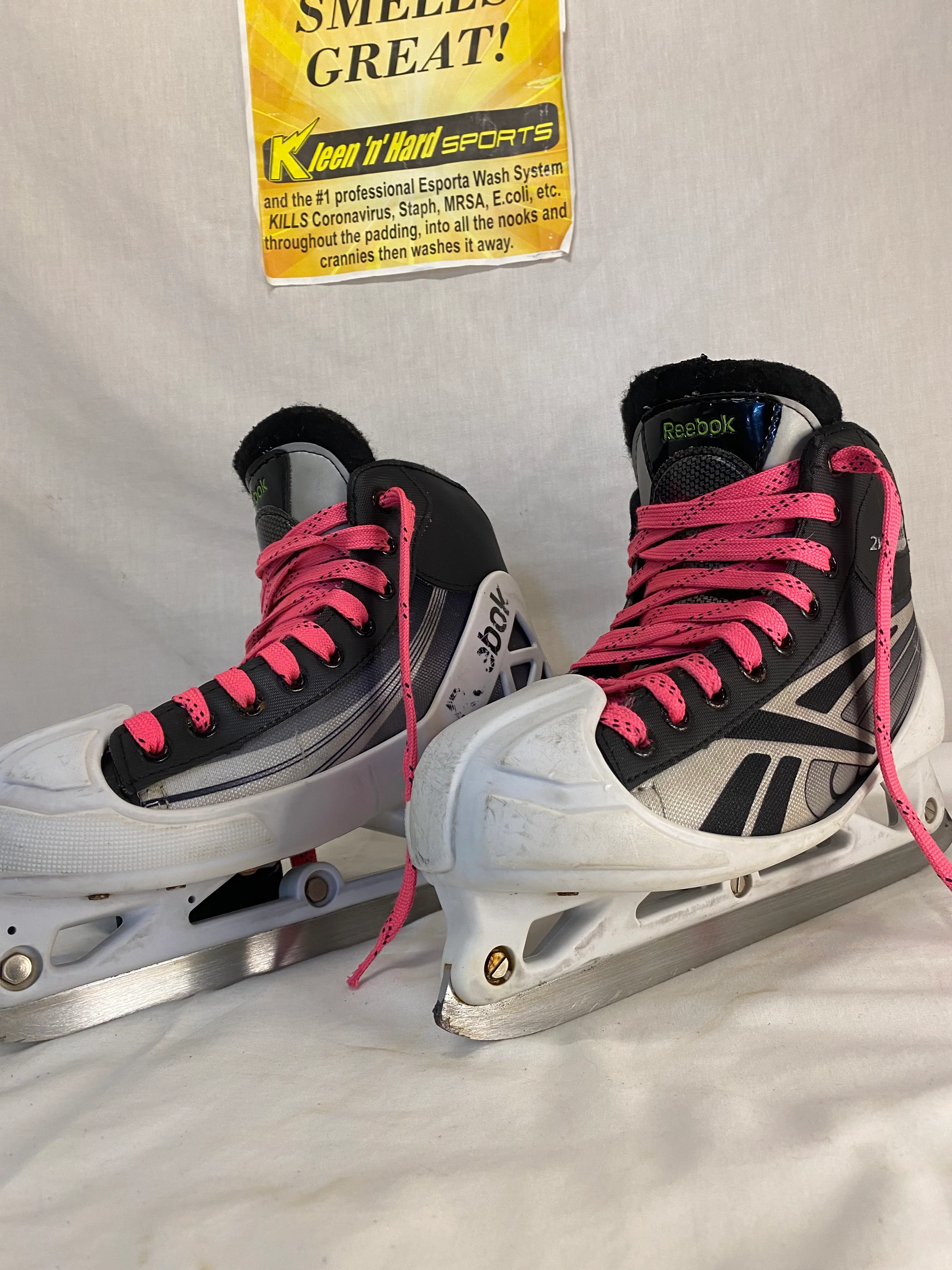Used Reebok 2K Size 5.5 D Hockey Skates - Image 3