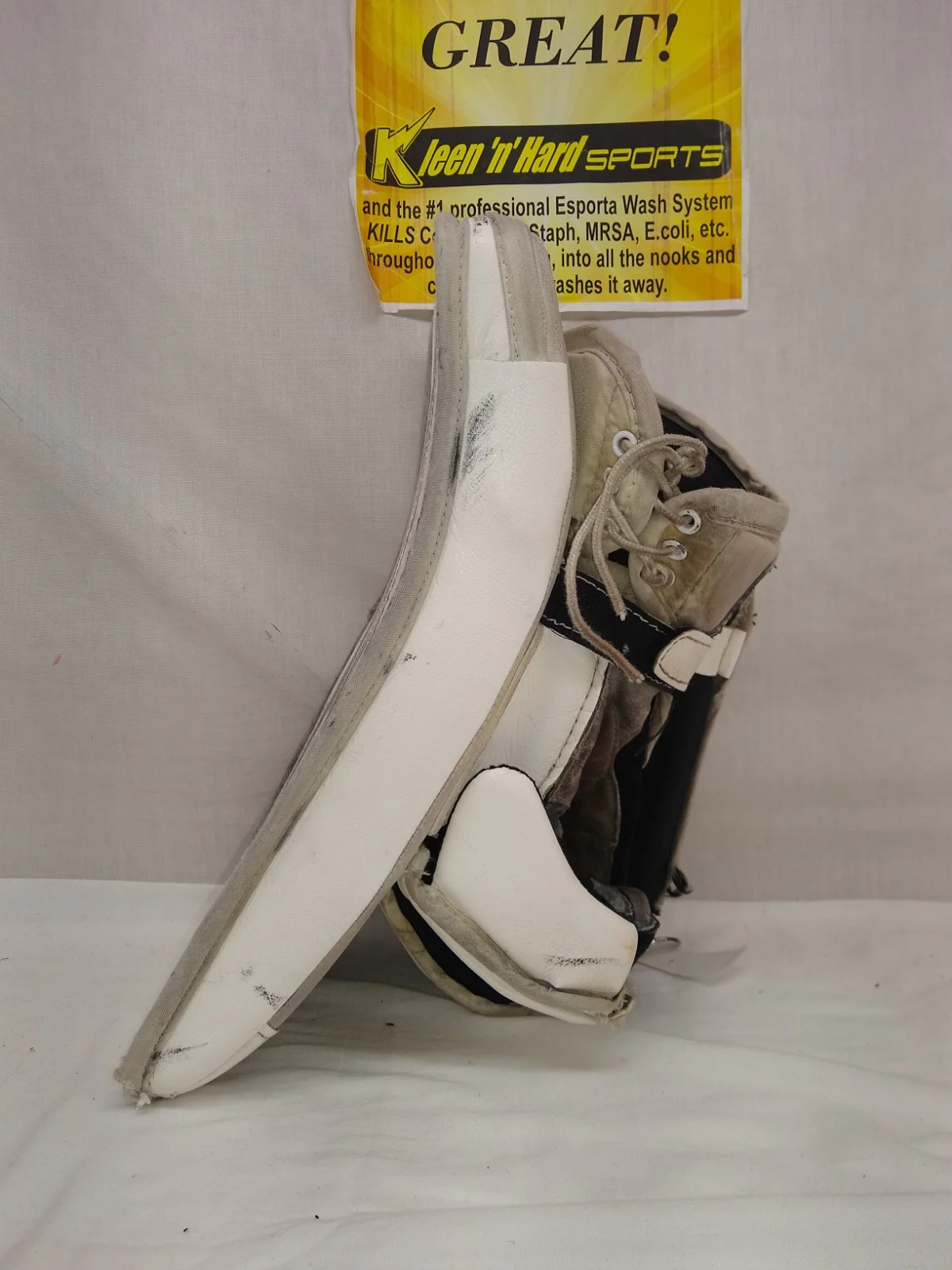 Used Reebok Premier Size Sr Full Right (Lt Hand) White Ice Hockey Goalie Blocker - Image 3