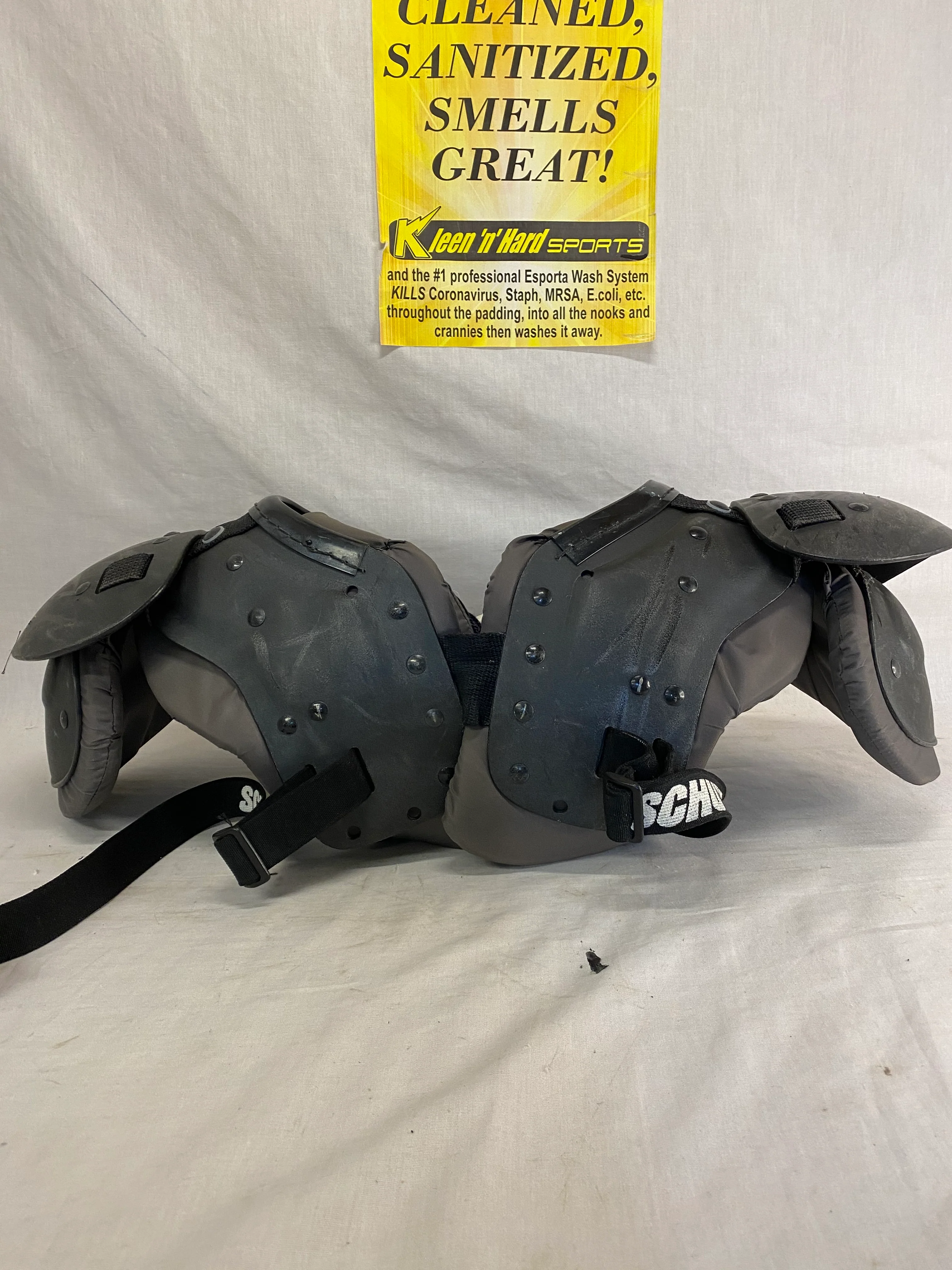 Used Schutt Football Size Jr XS Shoulder Pads - Image 3