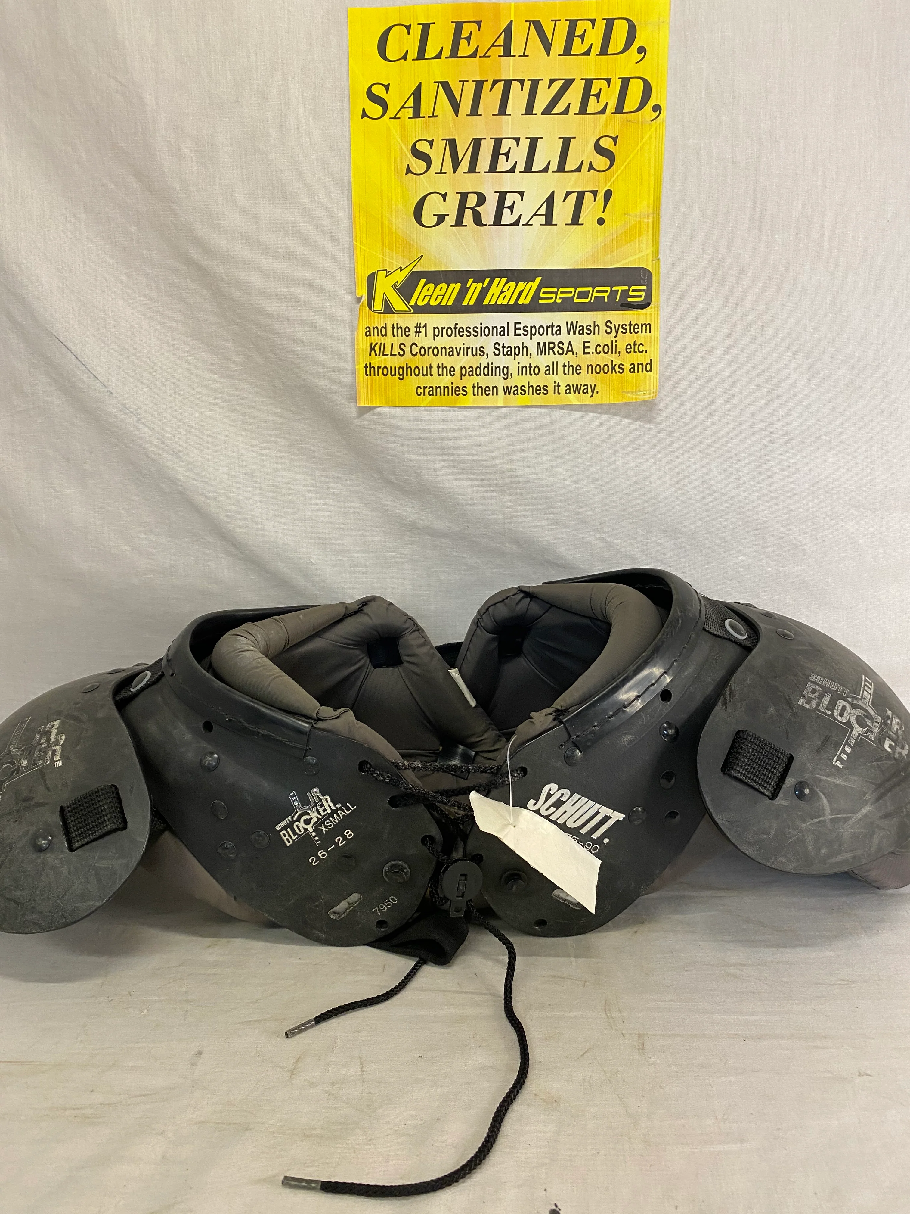 Used Schutt Football Size Jr XS Shoulder Pads - Image 5
