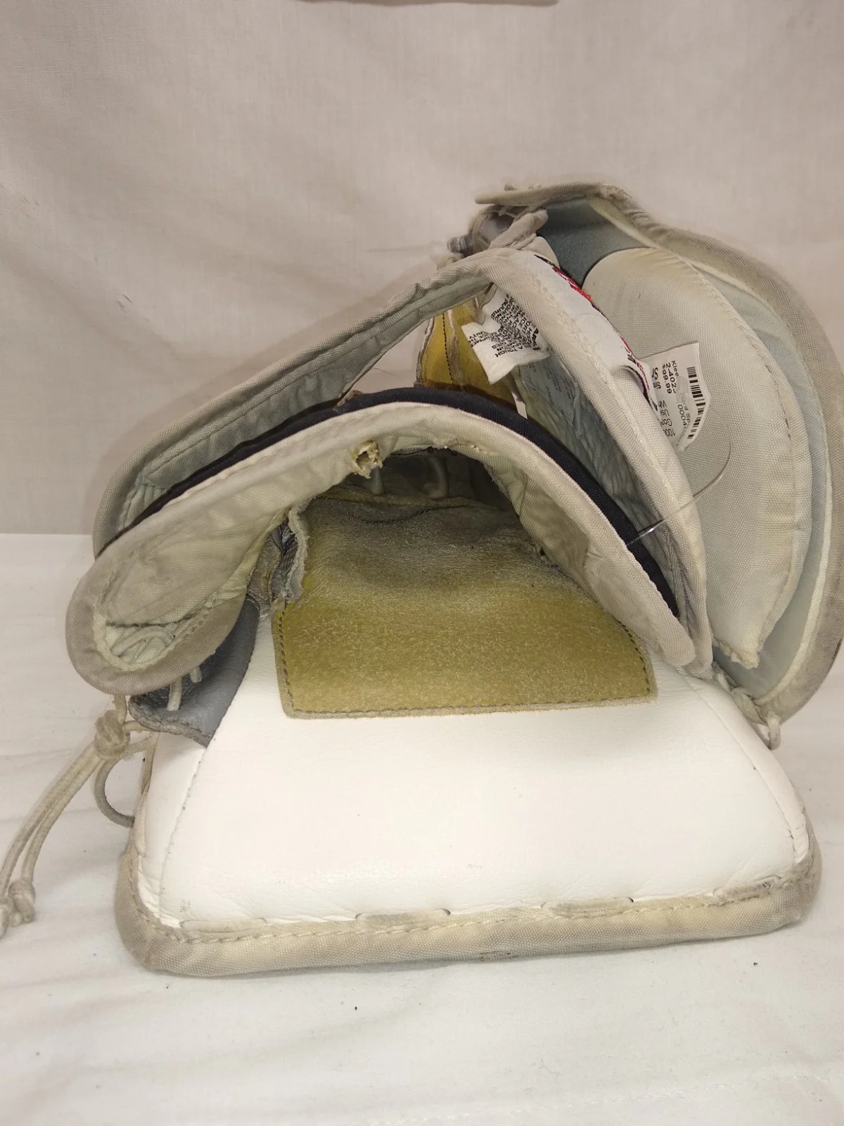 Used Simmons 995 Pro Series Size Sr Reg (Rt Hand) White/Black Goalie Blocker - Image 5