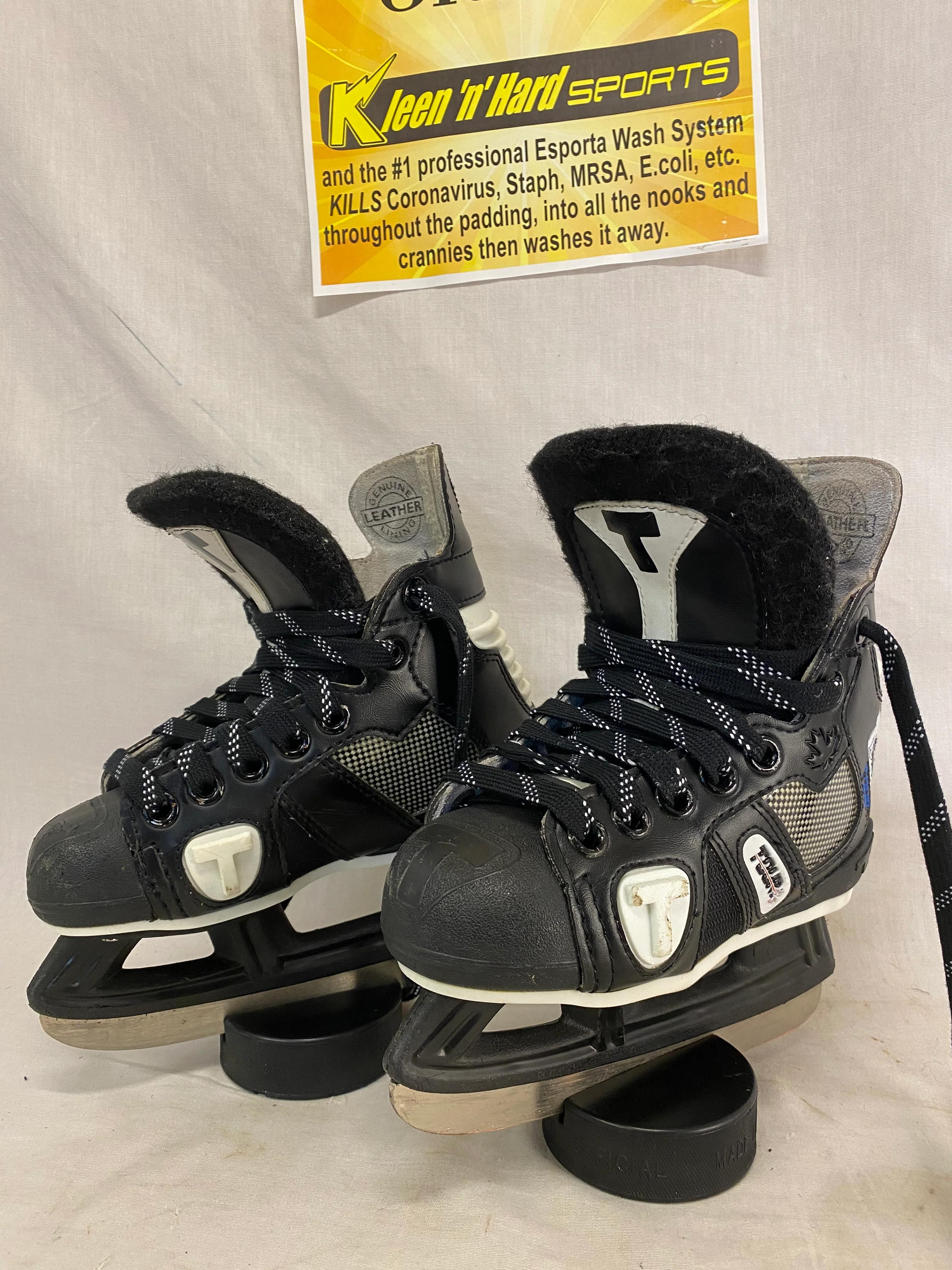 Used Tour TR 2000 Ice Hockey Size Yth 10 Skates - Image 7