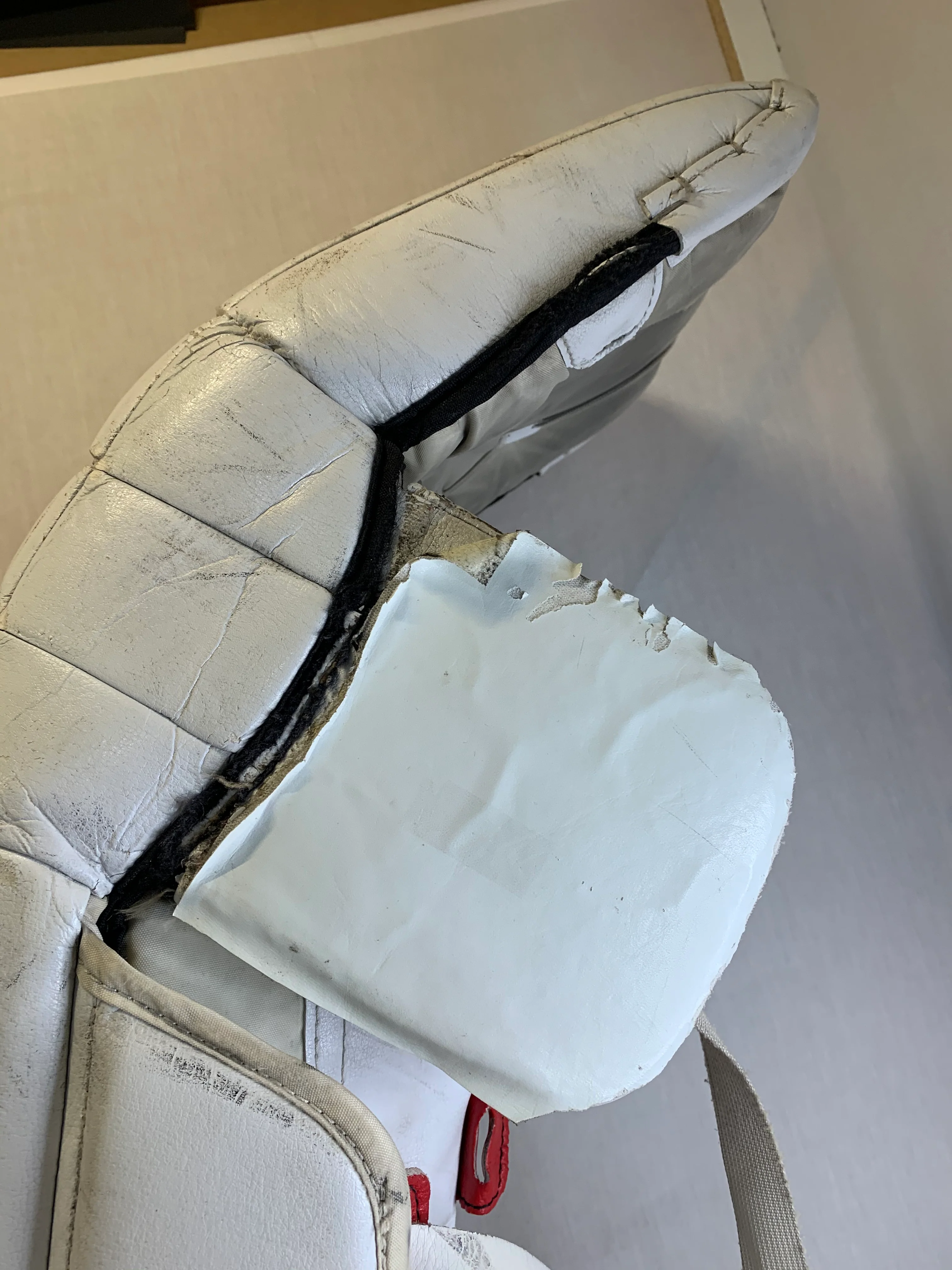 Used Vaughn V5 7800 Size 36"+2 Wht-Red-Blk Ice Hockey Goalie Leg Pads - Image 10