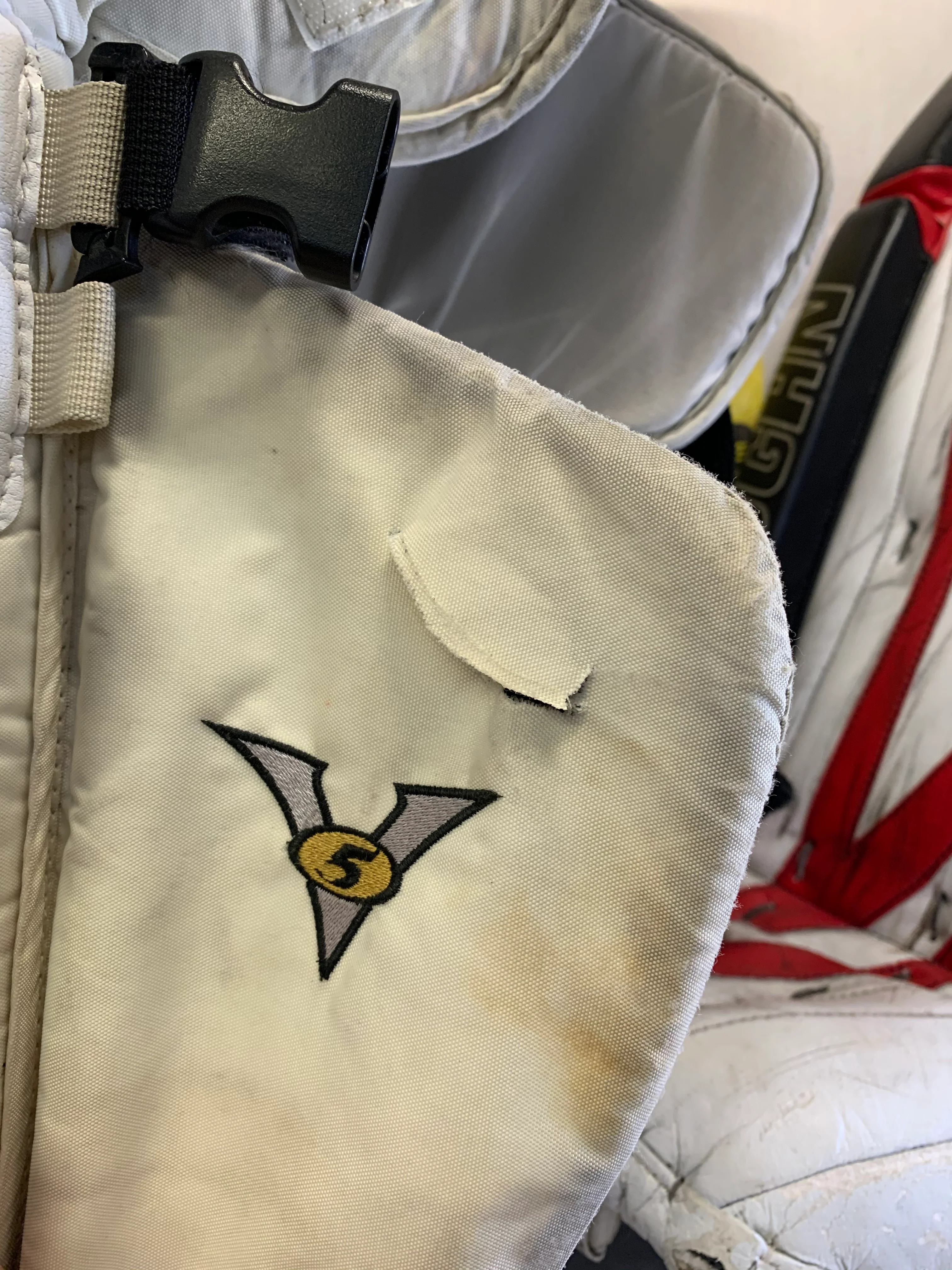 Used Vaughn V5 7800 Size 36"+2 Wht-Red-Blk Ice Hockey Goalie Leg Pads - Image 4