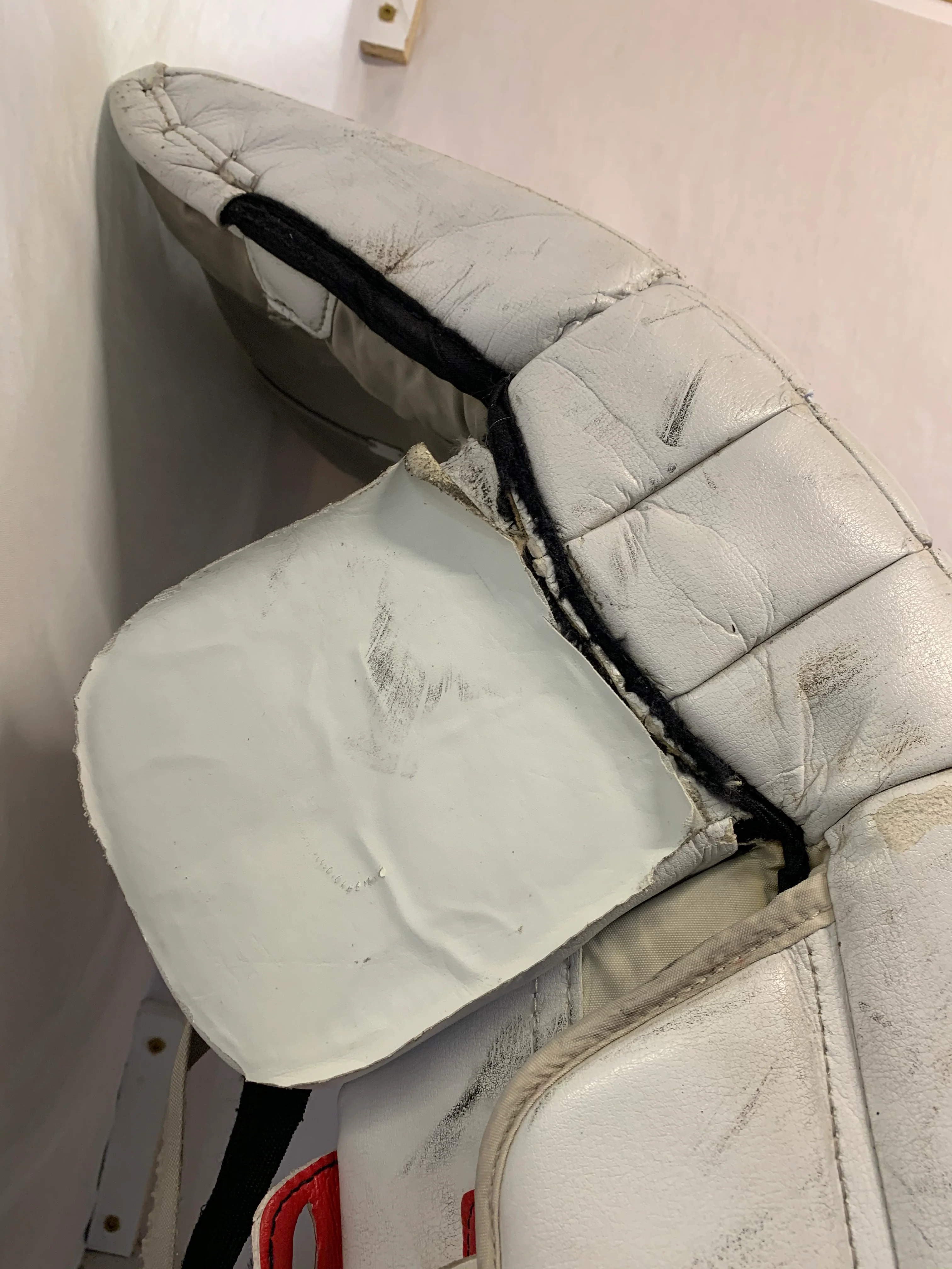 Used Vaughn V5 7800 Size 36"+2 Wht-Red-Blk Ice Hockey Goalie Leg Pads - Image 7