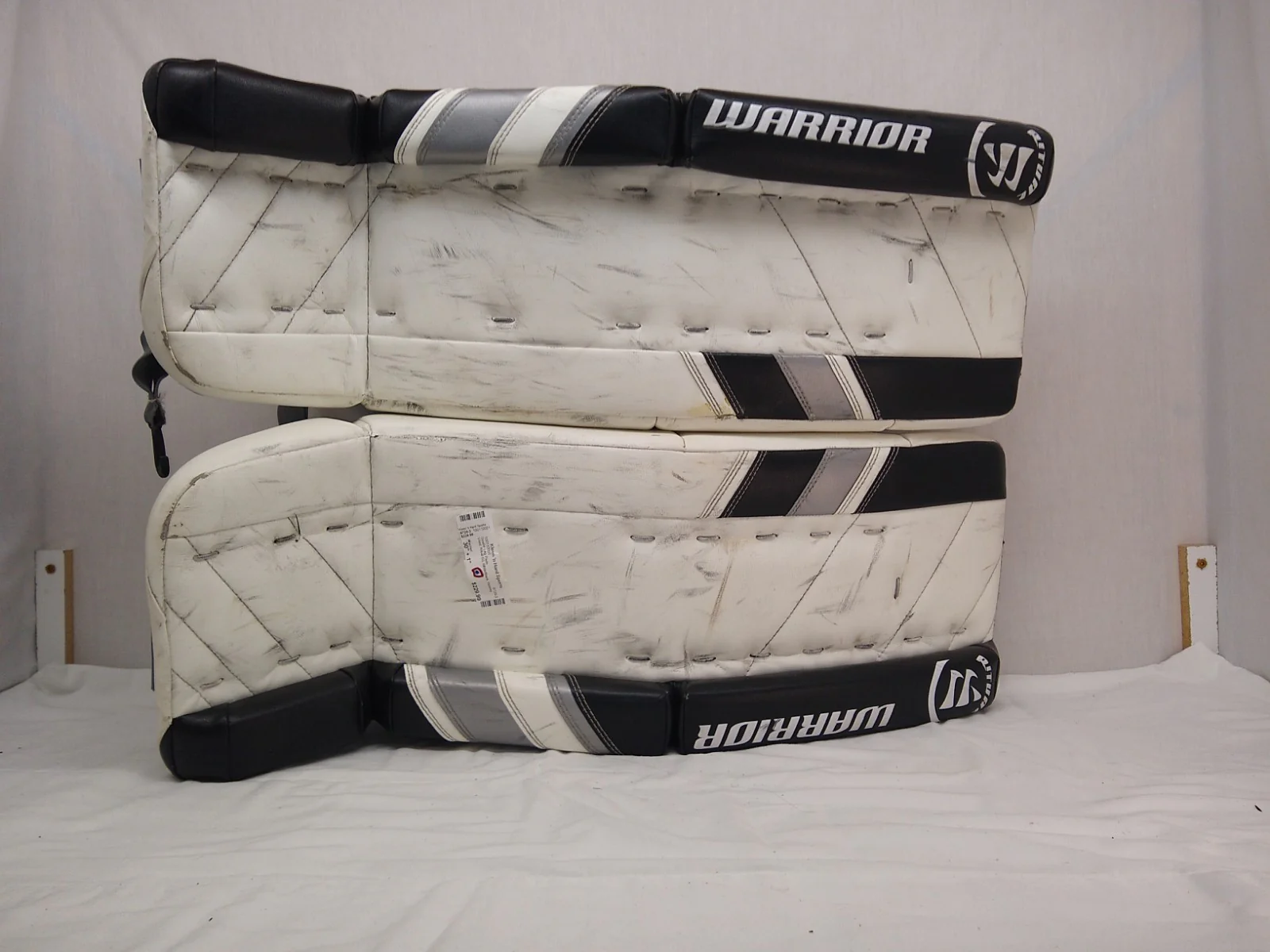 Used Warrior Ritual G3 Size 30" + 1" White/Black Hockey Goalie Leg Pads - Image 3